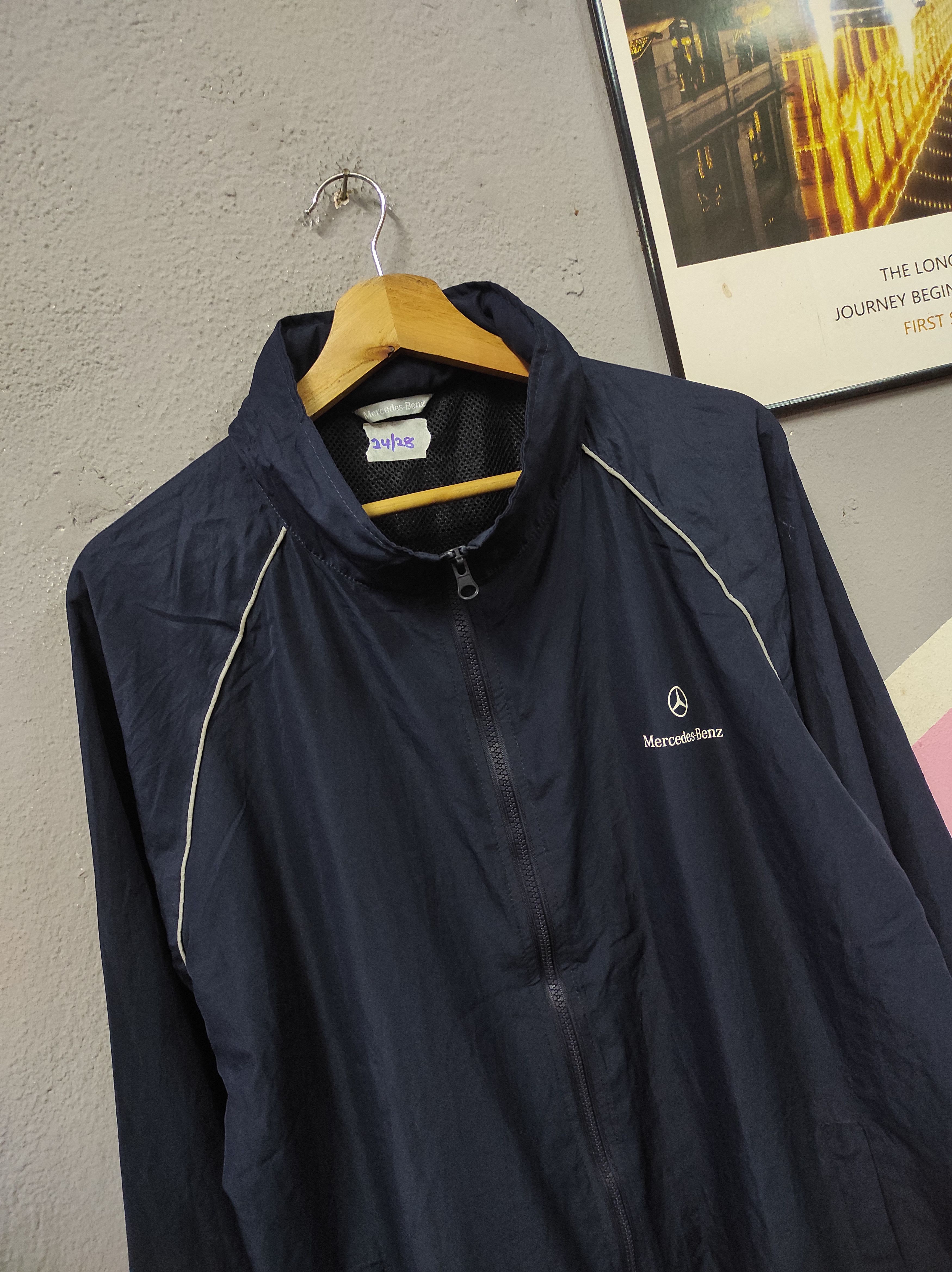 Mercedes-Benz MERCEDES BENZ LIGHT JACKET HOODED Size US L / EU 52-54 / 3 - 2 Thumbnail