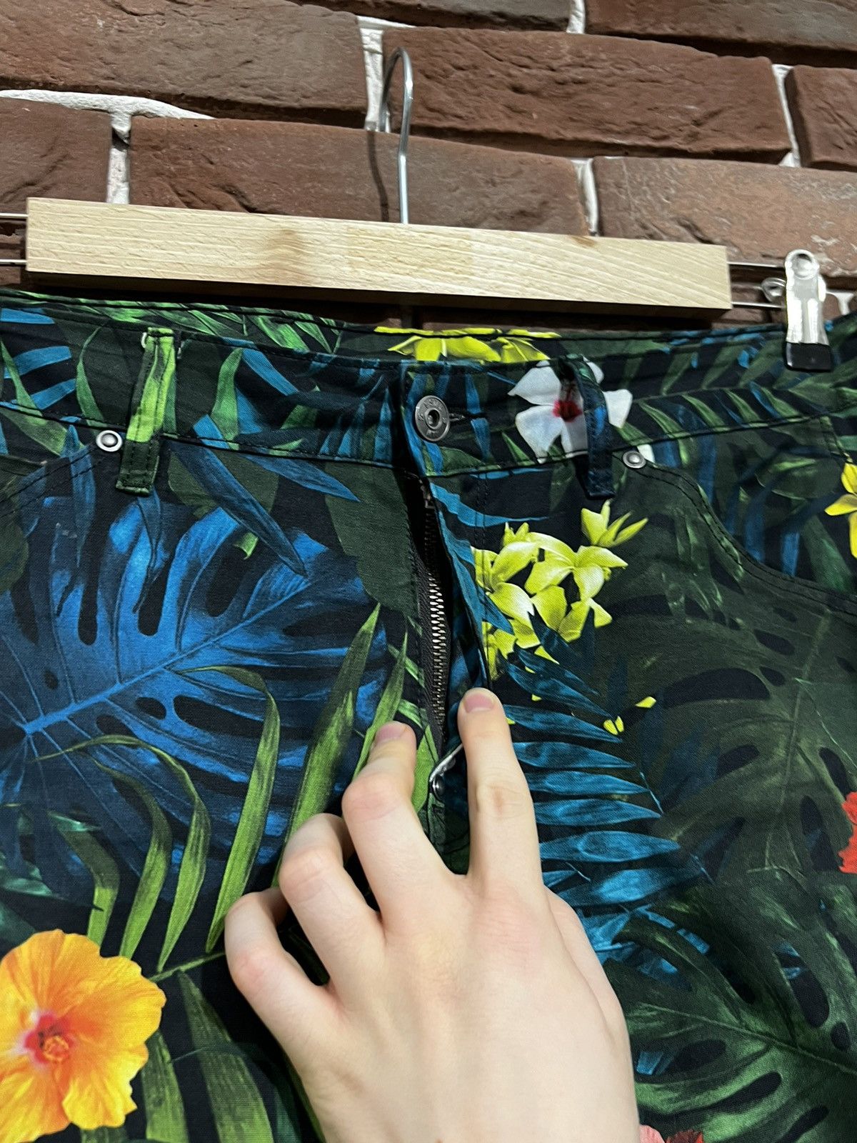 G-Star × Pharrell Rare Pharrell GStar Raw 28x32 Flower Biker Pant AvantGarde Size US 28 / EU 44 - 8 Thumbnail