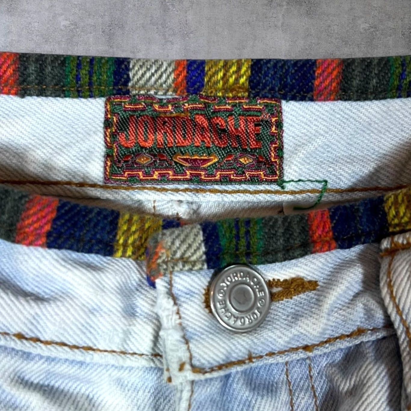 Jordache VINTAGE Jordache Light Blue Denim Y2K Patterned Trim Mini Skirt Women XS Size 26" / US 2 / IT 38 - 5 Thumbnail