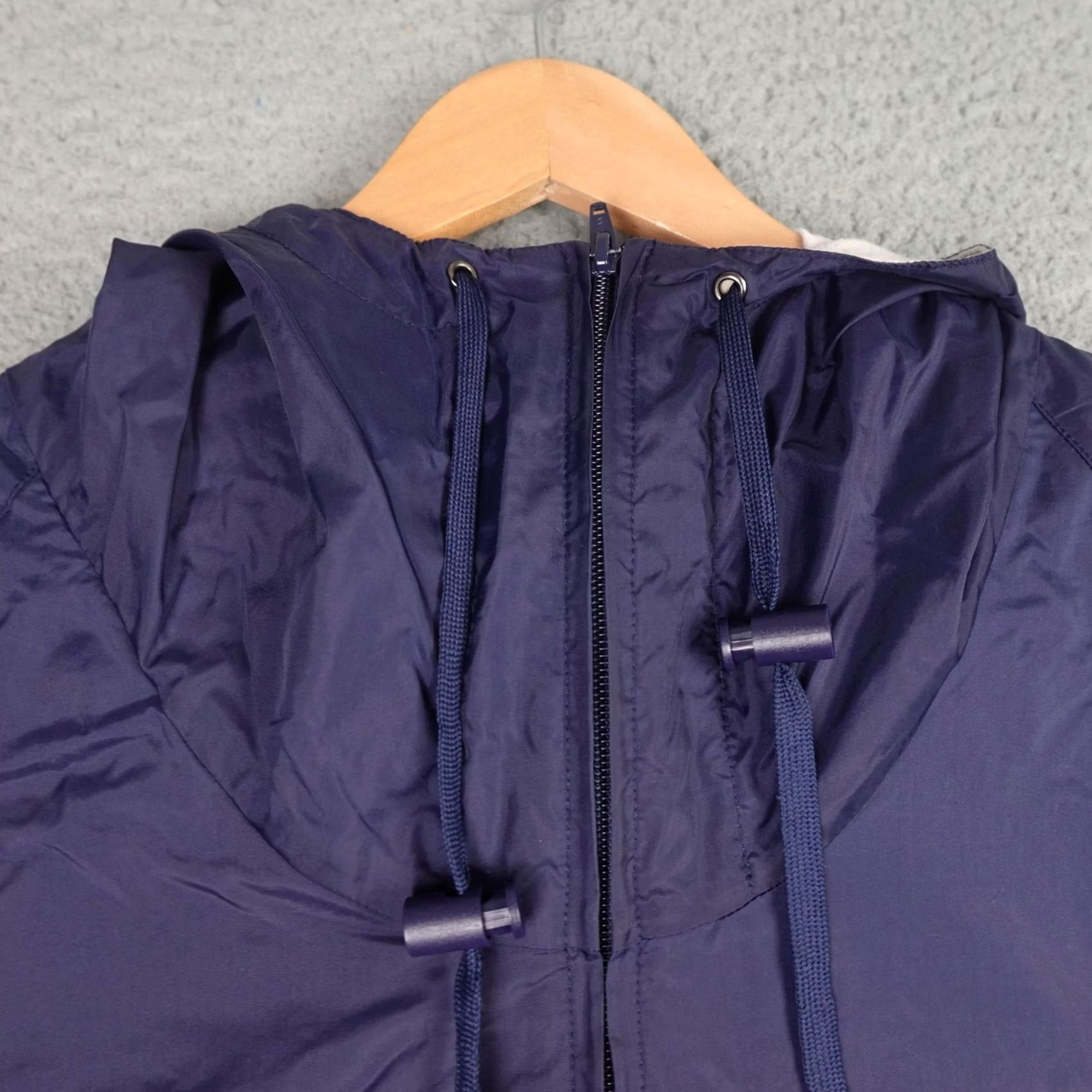 Disney VINTAGE Disney Jacket Mens XL Navy Windbreaker Hooded Mickey Patch Windbreaker Jacket Size US XL / EU 56 / 4 - 7 Thumbnail