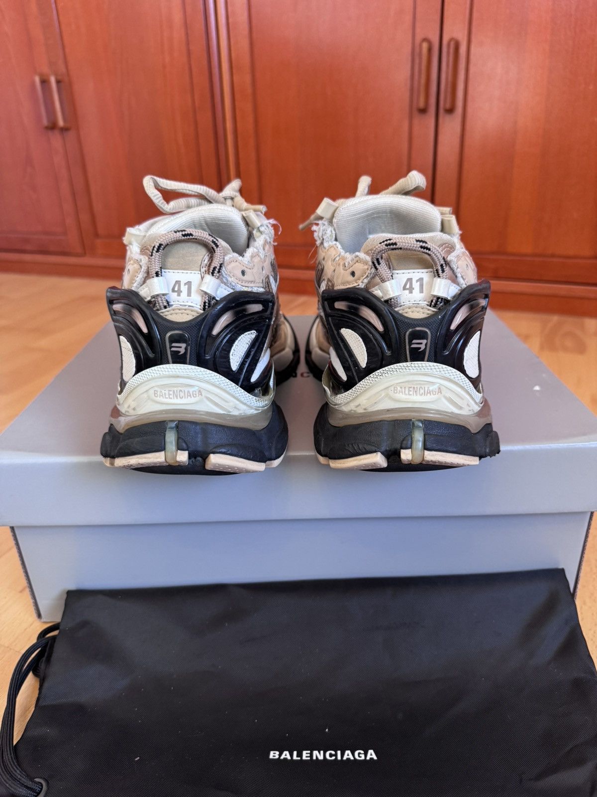 Balenciaga Balenciaga Runner Beige Size US 8 / EU 41 - 8 Thumbnail