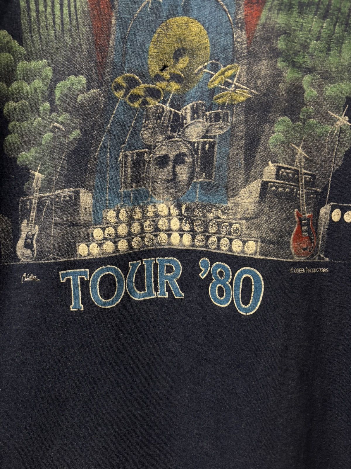 Band Tees Queen tour 1980 single stitch rare Freddie Mercury Brian May Size US S / EU 44-46 / 1 - 3 Thumbnail