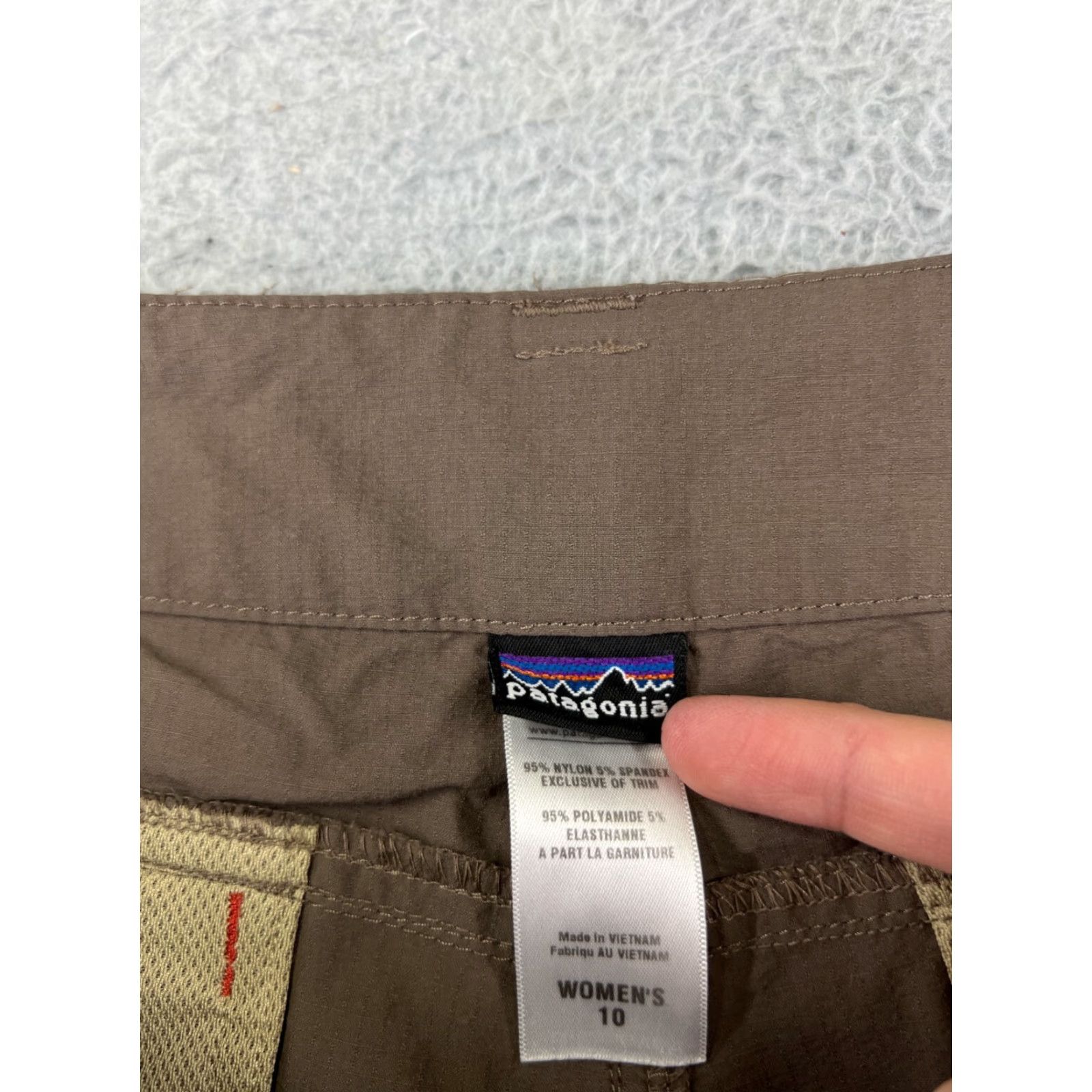 Patagonia Patagonia Pants Womens Capri Nylon Blend Pockets 10 Brown Casual Workwear Garden? Size 32" / US 10 / IT 46 - 3 Thumbnail