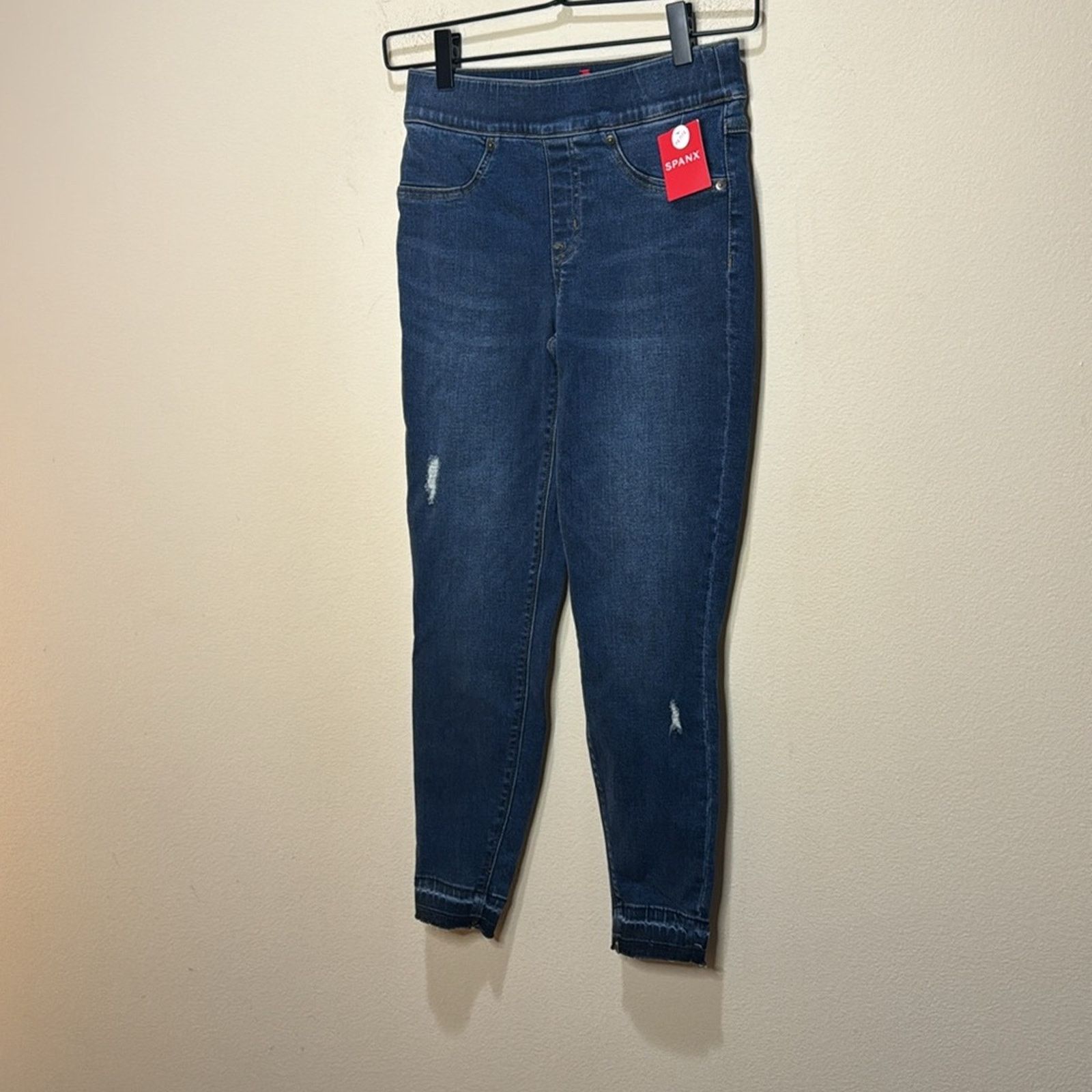 Spanx SPANX Distressed Ankle Skinny Jeans in Medium Wash Size XSP Size 24" / US 00 / IT 34 - 3 Thumbnail