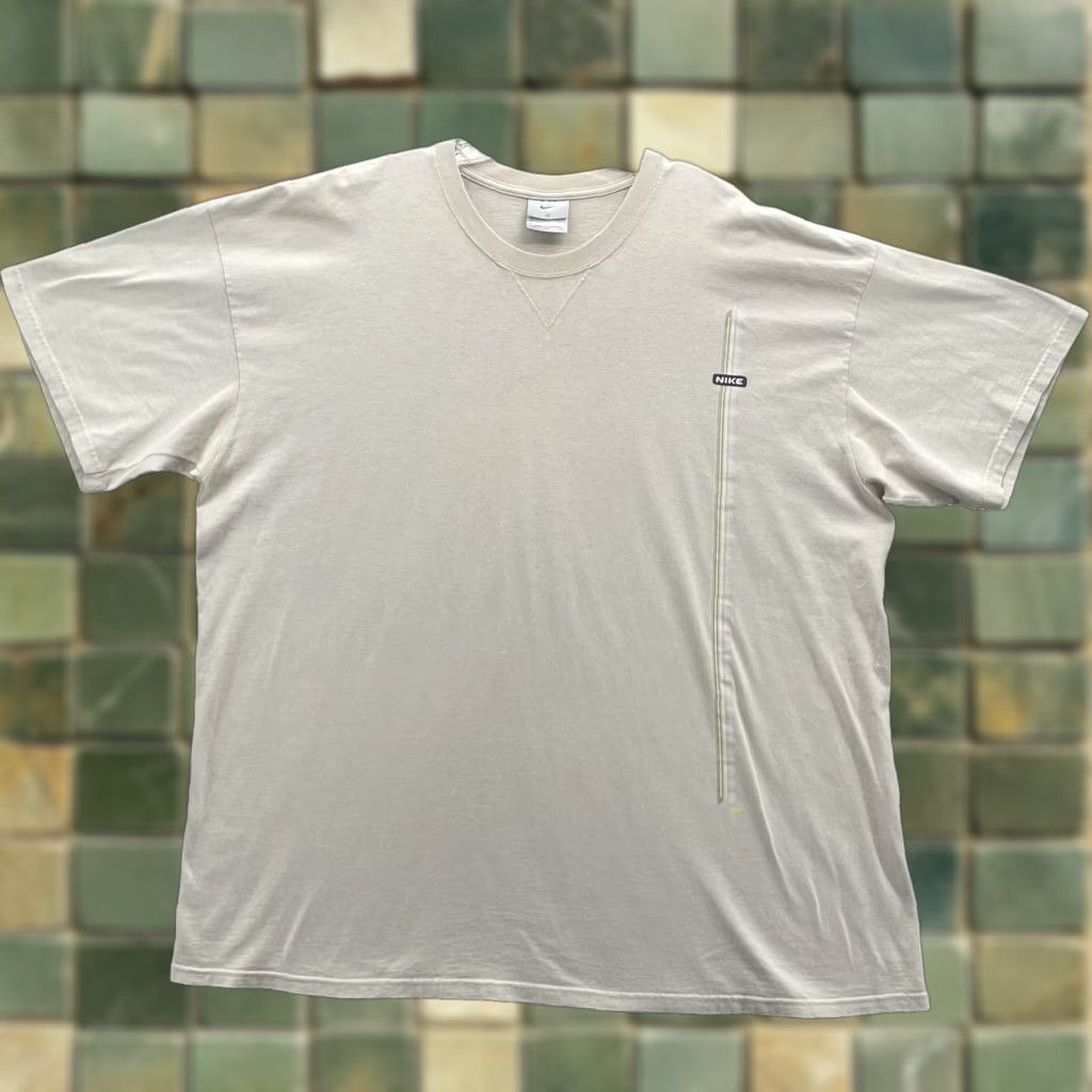 VINTAGE Nike T-Shirt Men XXL Relaxed Streetwear 90s Ivory Logo Short Sleeve Mens Regular Size 2XL Nike Shirt