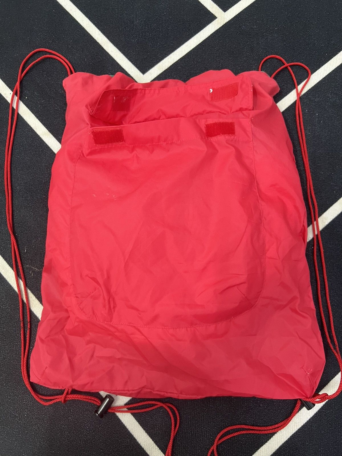 Japanese Brand Vintage Windbreaker cum bagpack Size US L / EU 52-54 / 3 - 15 Thumbnail