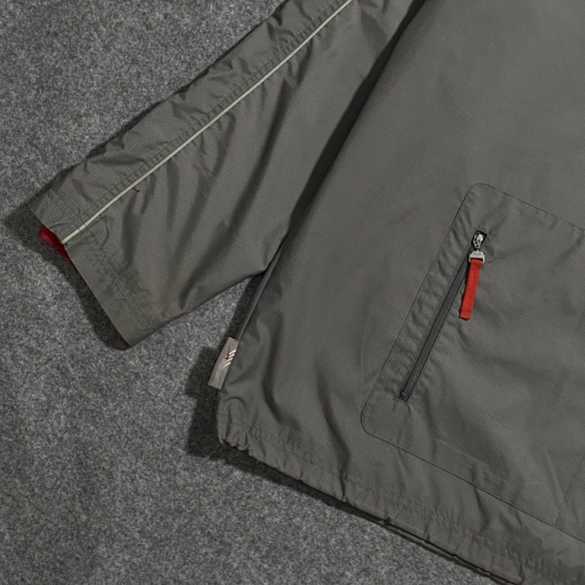 Nike Rare Nike Asymmetrical Hex Zip Jacket Y2K Ninja Pocket Neck Size US L / EU 52-54 / 3 - 9 Thumbnail