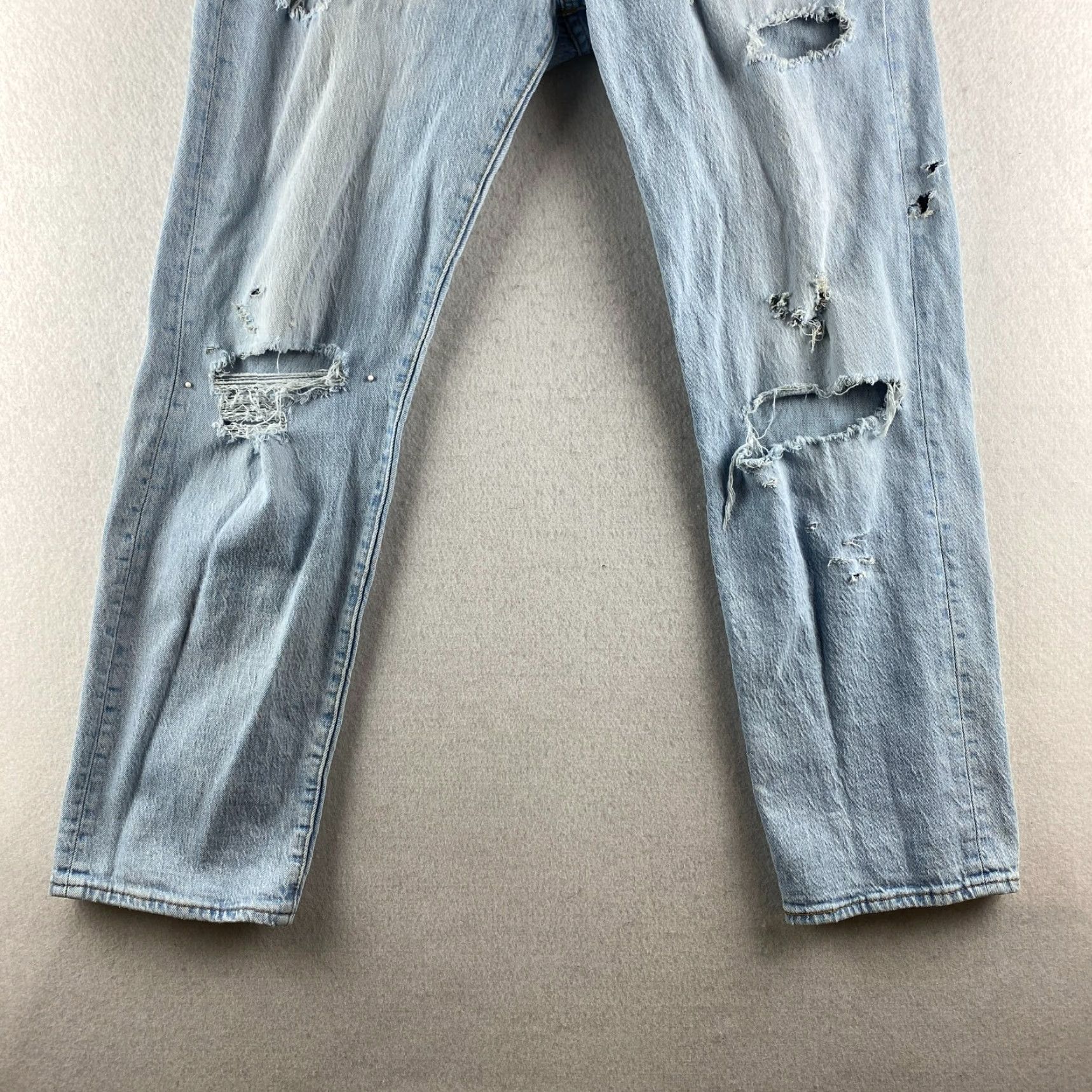 Levi's VINTAGE Levi's 501 Jeans Mens 33 Blue Distressed Button-Fly Straight 5-Pocket Style Modern Size US 33 - 3 Thumbnail