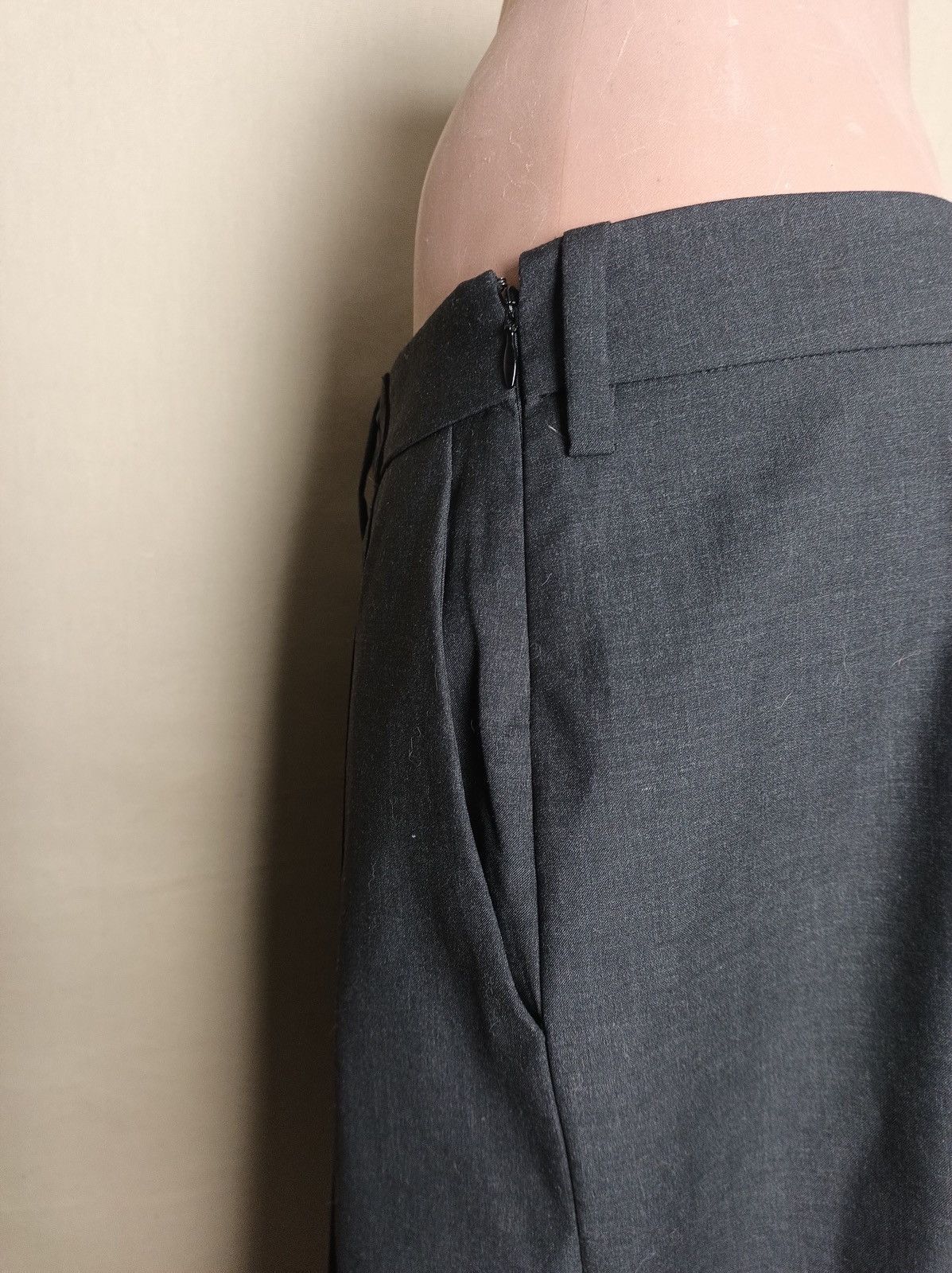Prada PRADA Dark Grey Wool Pencil Skirt Size EU 44 Size 30" / US 8 / IT 44 - 7 Thumbnail