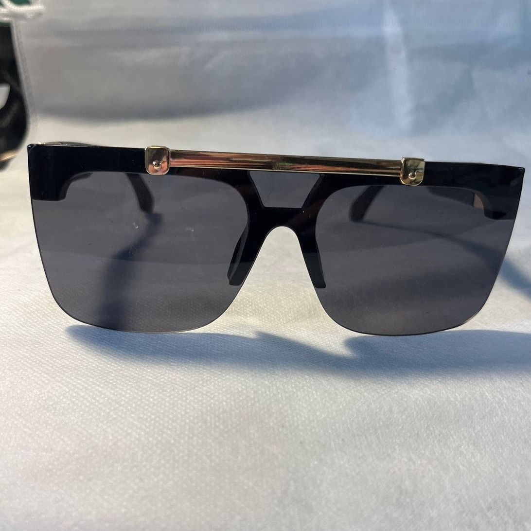 Other Zero UV Black Flip sunglasses with gold accents Size ONE SIZE - 8 Thumbnail