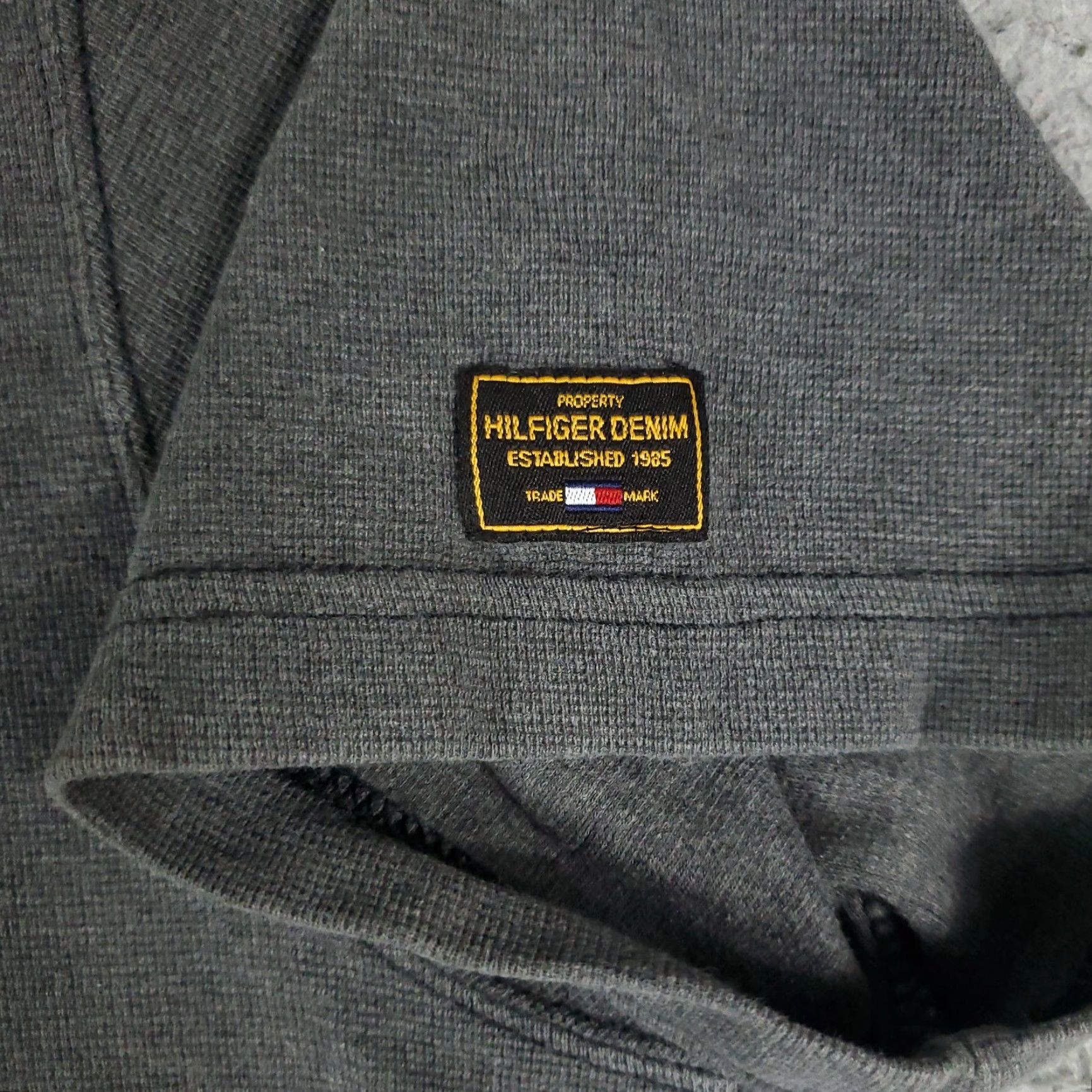 Tommy Hilfiger VINTAGE Tommy Hilfiger Polo Shirt Mens Large Gray Short Sleeve 100% Cotton Logo Polo Shirt L Gray Men's Polo Shirt Size US L / EU 52-54 / 3 - 3 Thumbnail