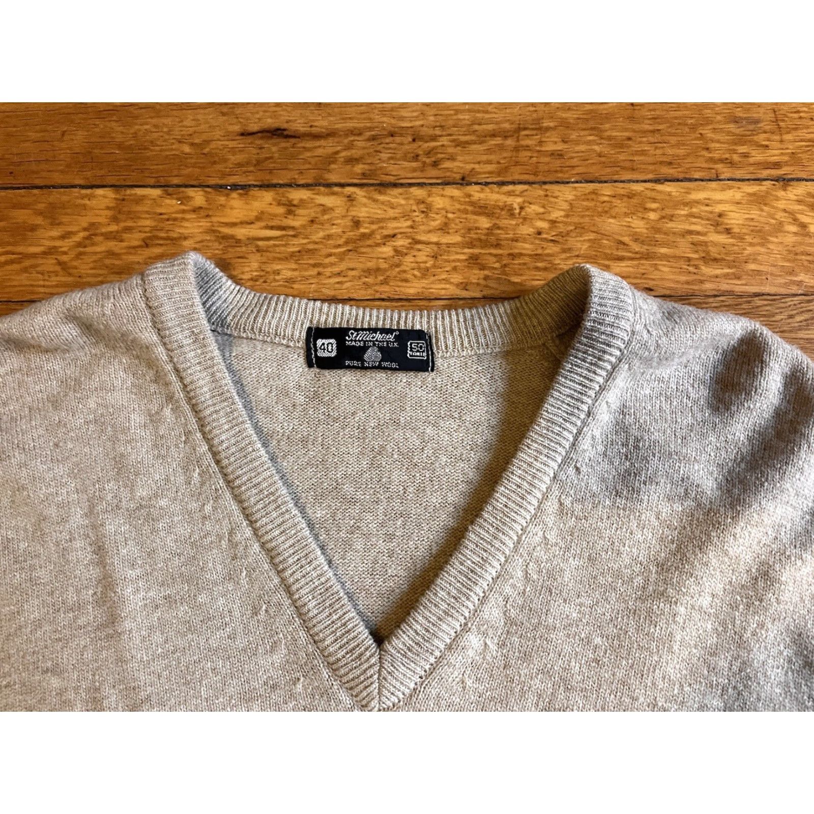 Vintage VINTAGE St Michael Sweater Mens 40 L Beige Wool V-Neck Pullover Knit Casual Long Sleeve Heavyweight Winter Size US L / EU 52-54 / 3 - 4 Thumbnail