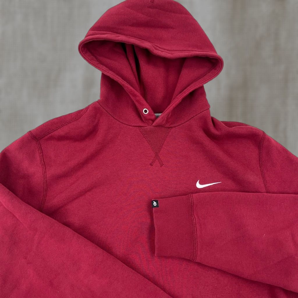 Nike VINTAGE Nike Hoodie Men 2XL Red Sweatshirt Pullover Hooded Knit 90s Grunge Logo Sportswear Size US XXL / EU 58 / 5 - 1 Thumbnail