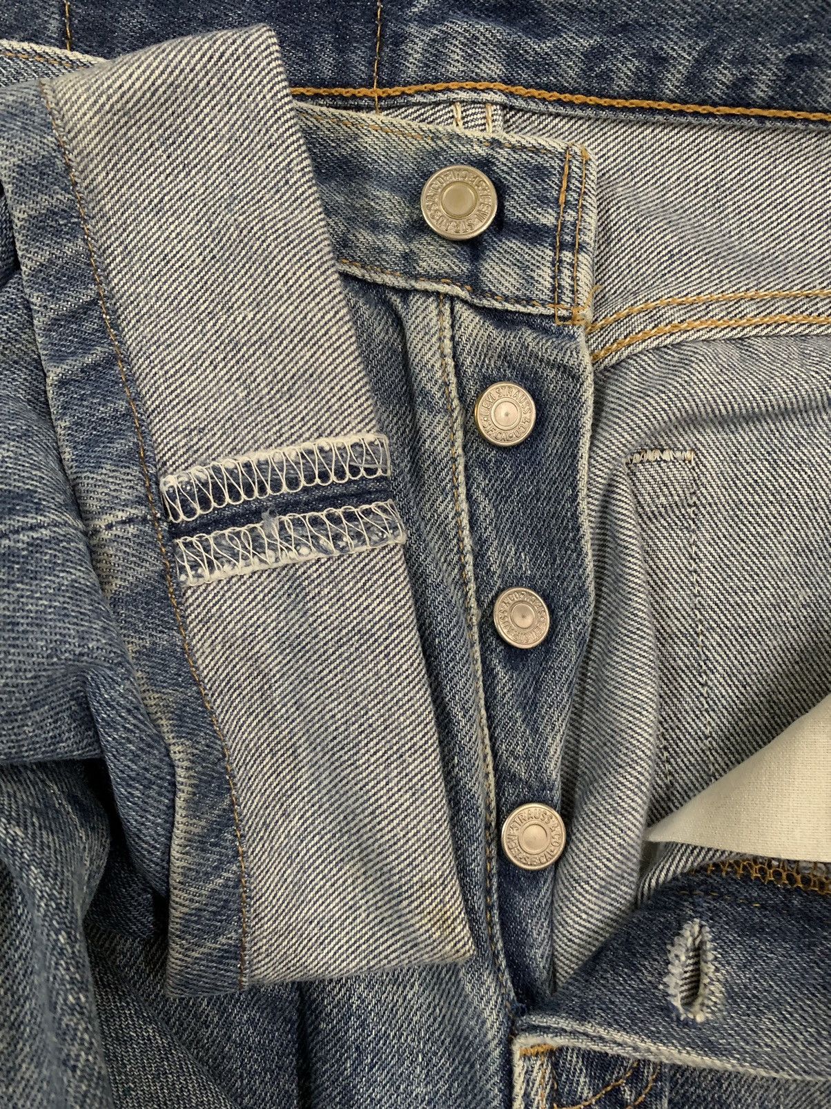 Levi's Vintage 90s Levis 501 Distressed Jeans Stamp Button #501 Size US 28 / EU 44 - 4 Thumbnail