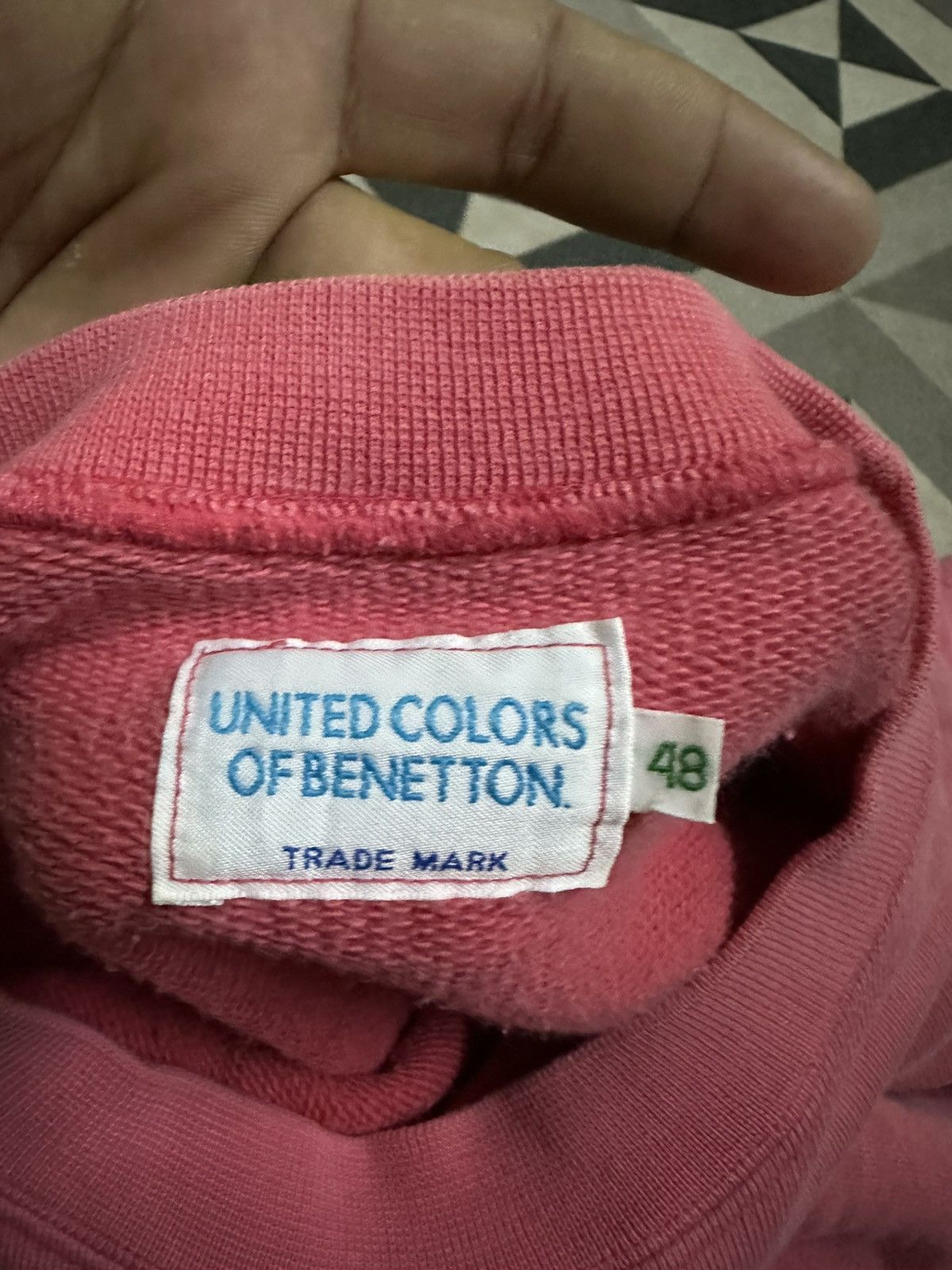 United Colors Of Benetton Vtg Benetton sweatshirt with a multicolored embroidered logo Size US L / EU 52-54 / 3 - 5 Thumbnail