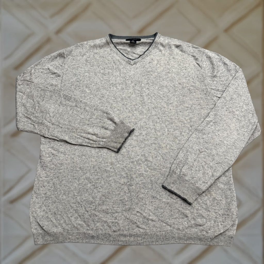 Vintage VINTAGE Banana Republic Cashmere Silk V-neck Pullover Sweater Mens XL Gray Knit Size US XL / EU 56 / 4 - 1 Thumbnail
