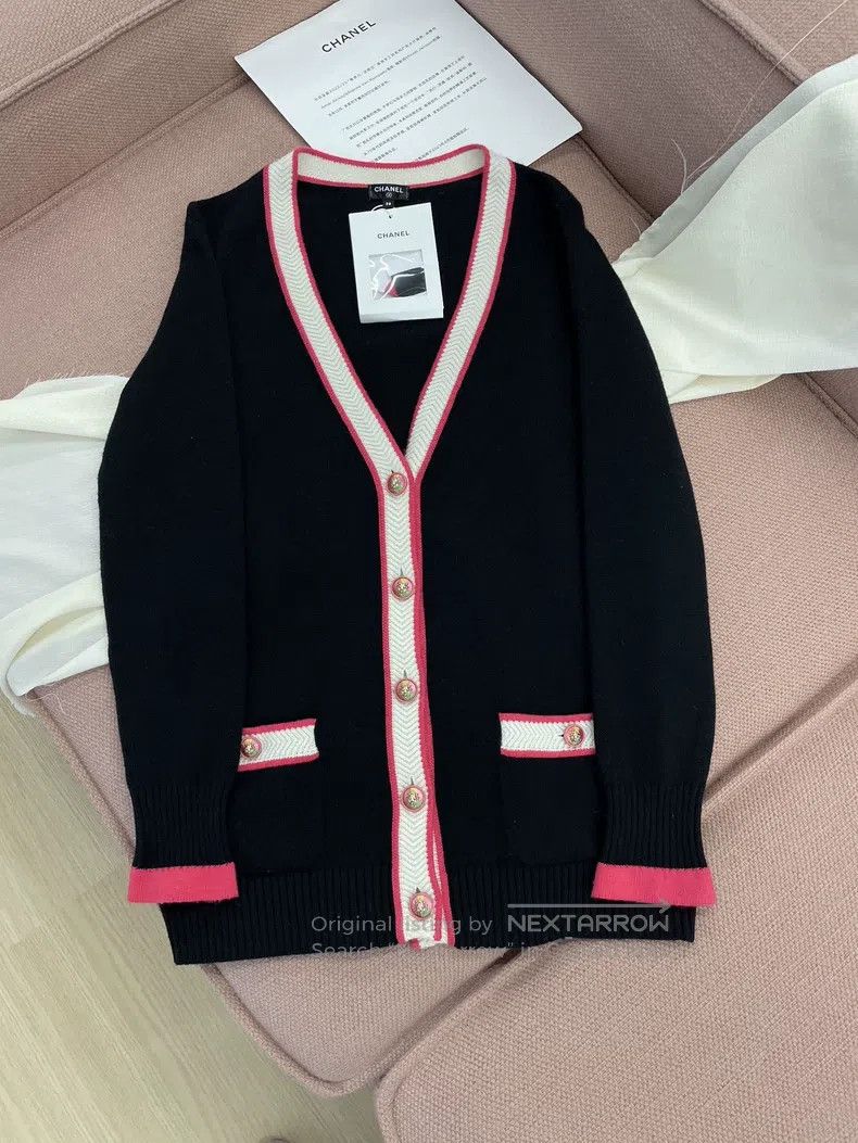 Chanel Chanel Black cashmere knitted cardigan jacket Size XS / US 0-2 / IT 36-38 - 1 Thumbnail