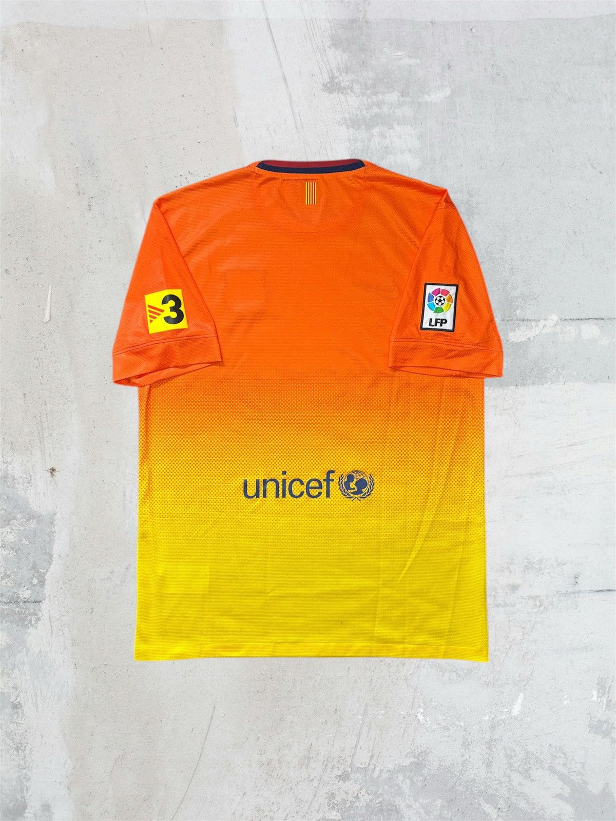 Nike Fc Barcelona 12/13 away Kit Size US M / EU 48-50 / 2 - 2 Thumbnail
