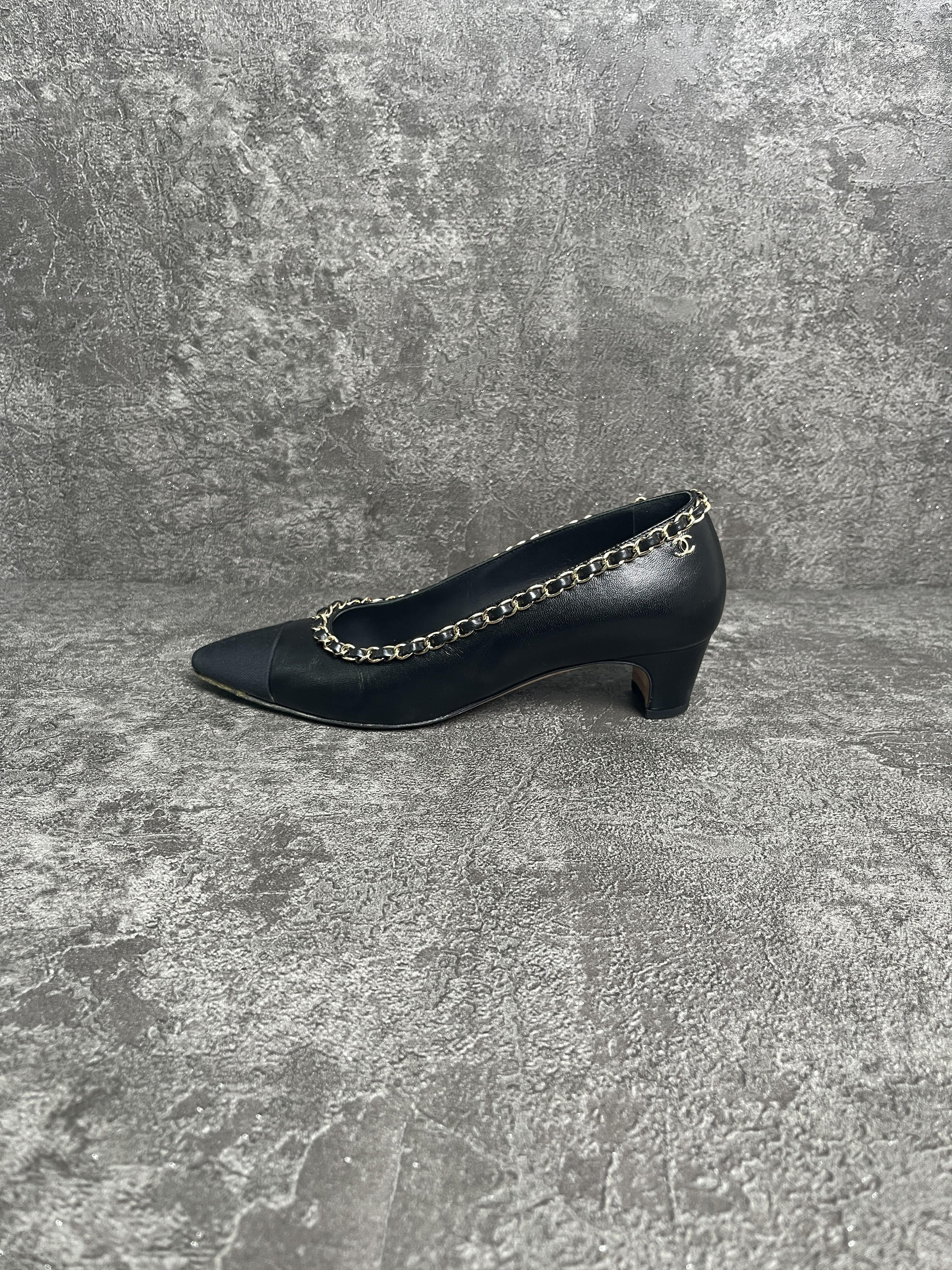 Chanel Chanel Black Leather Shoes With On-Tone Cloth Cap Toe Size US 6 / IT 36 - 1 Thumbnail
