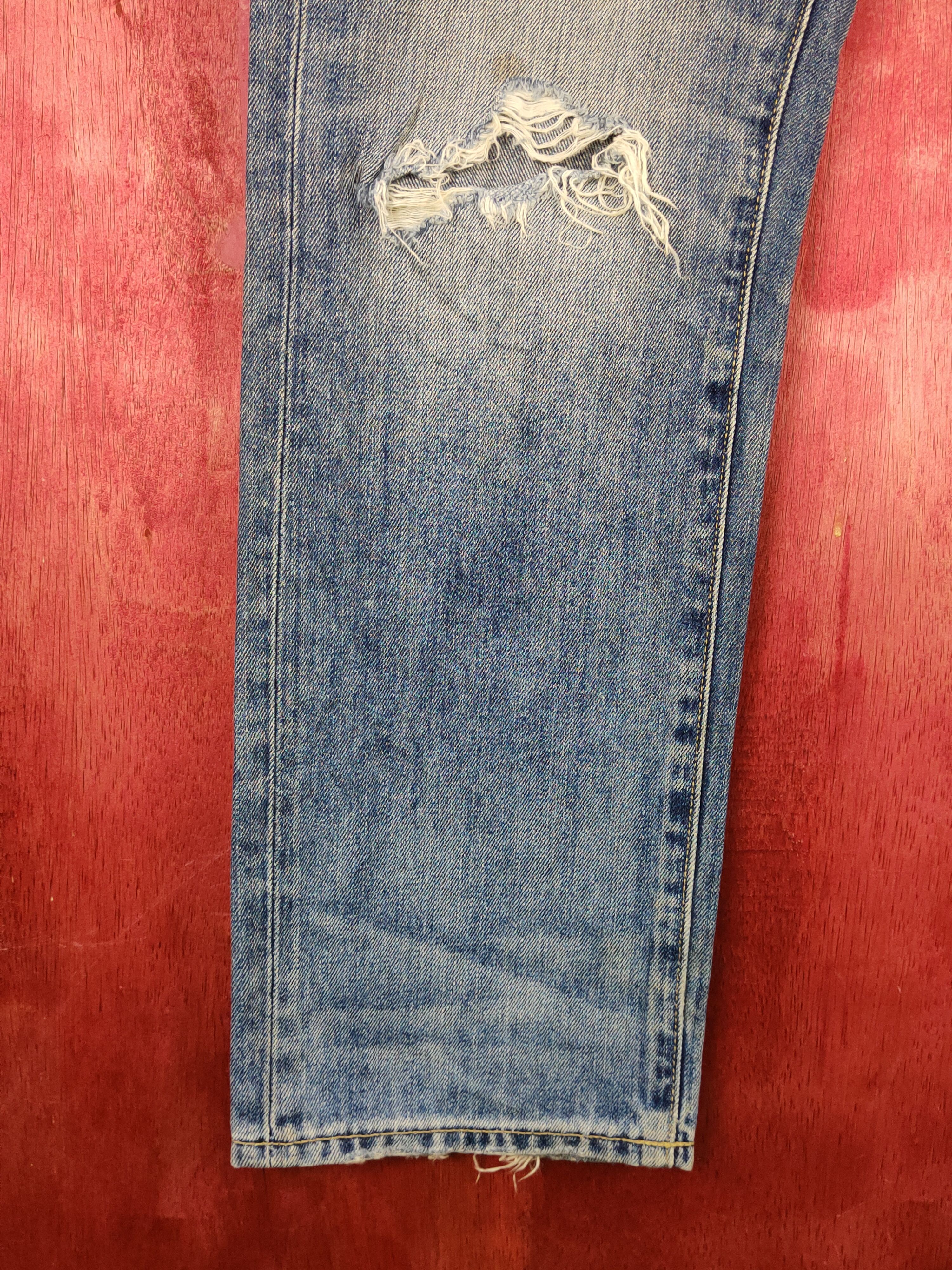 Japanese Brand Uniqlo Blue Faded Distressed Ripped Jeans #S2199 Size US 32 / EU 48 - 4 Thumbnail