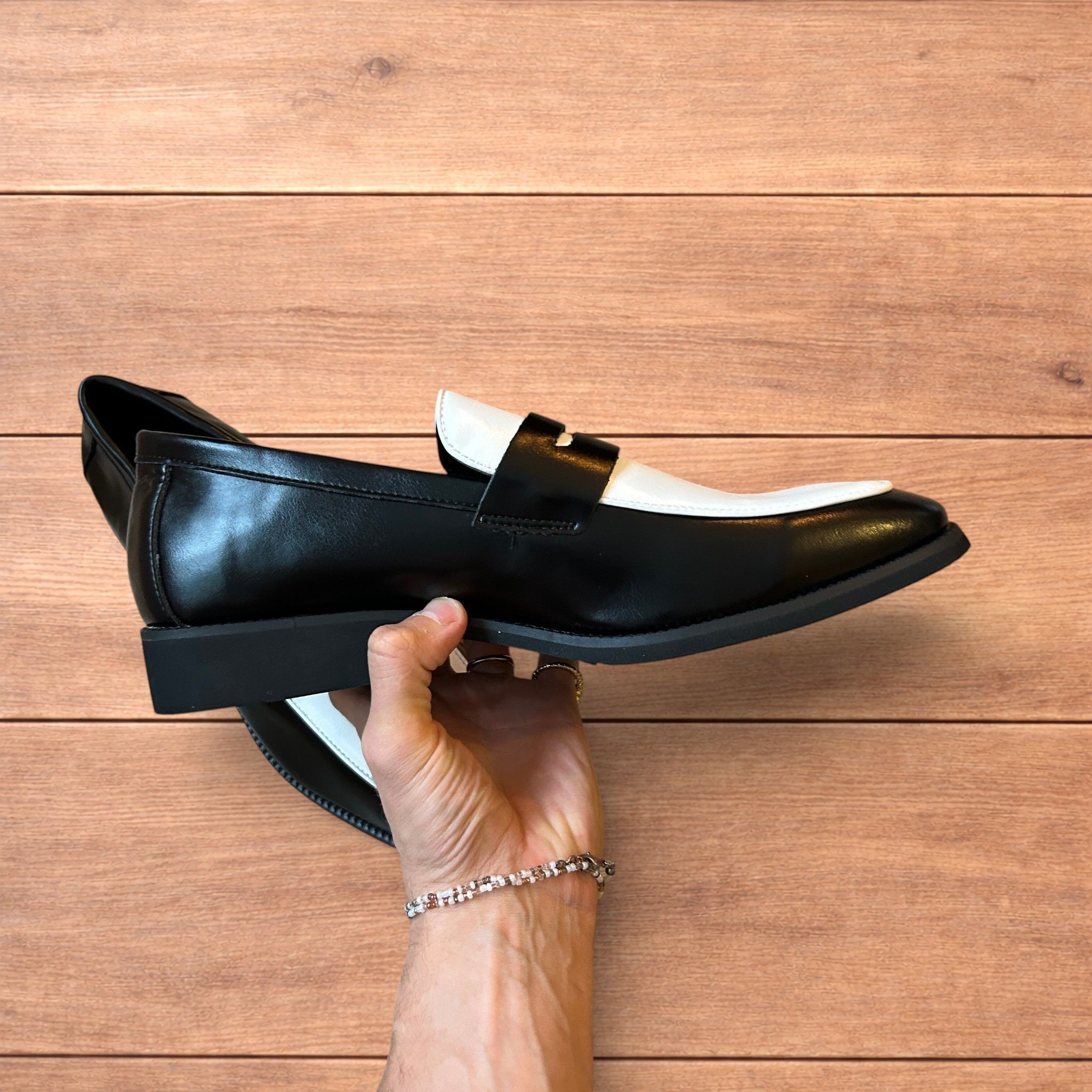Japanese Brand Classic style penny loafers shoes in black and white design. Size US 11 / EU 44 - 6 Thumbnail
