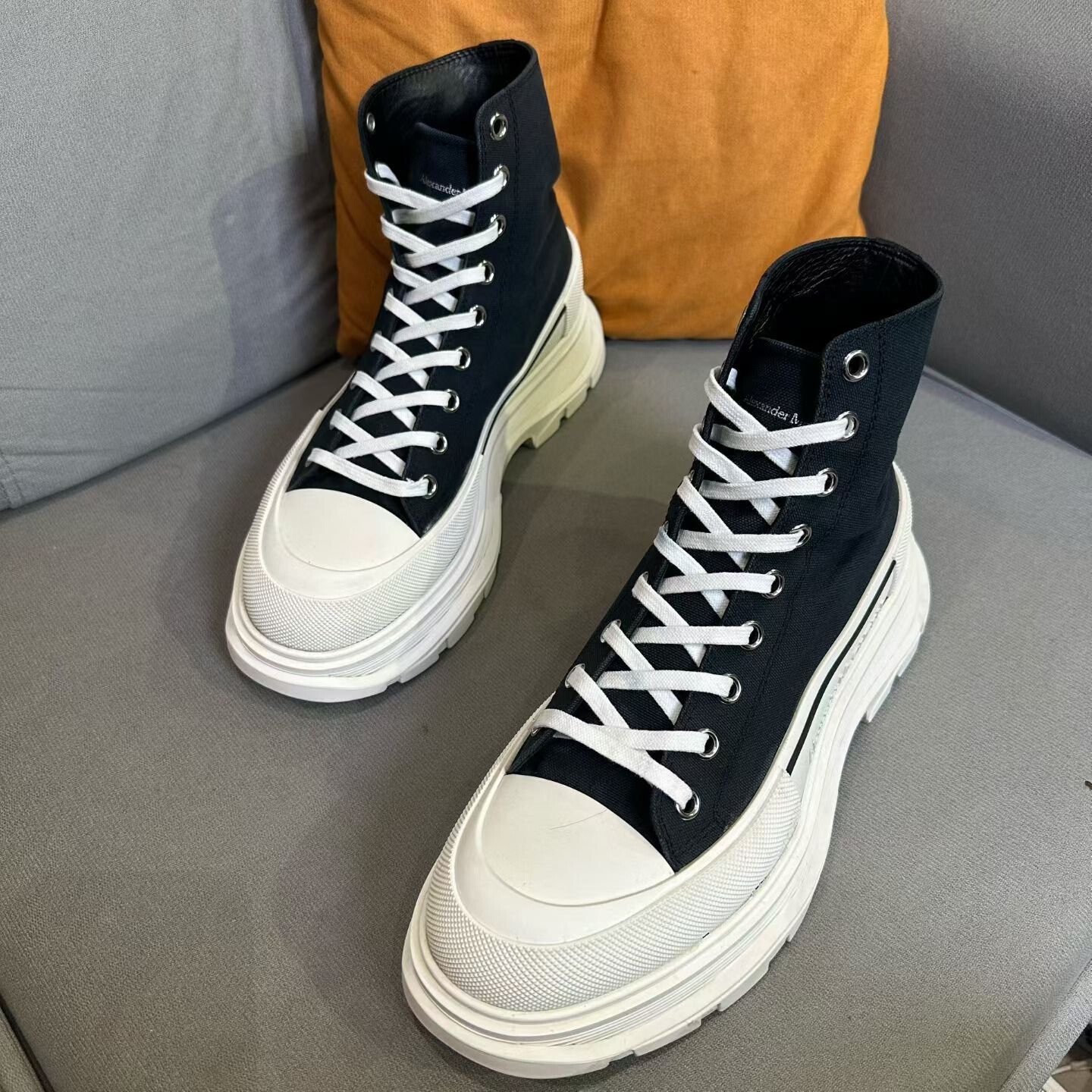 Alexander McQueen Alexander McQueen Canvas Black Boots 11 Men Size US 11 / EU 44 - 1 Thumbnail
