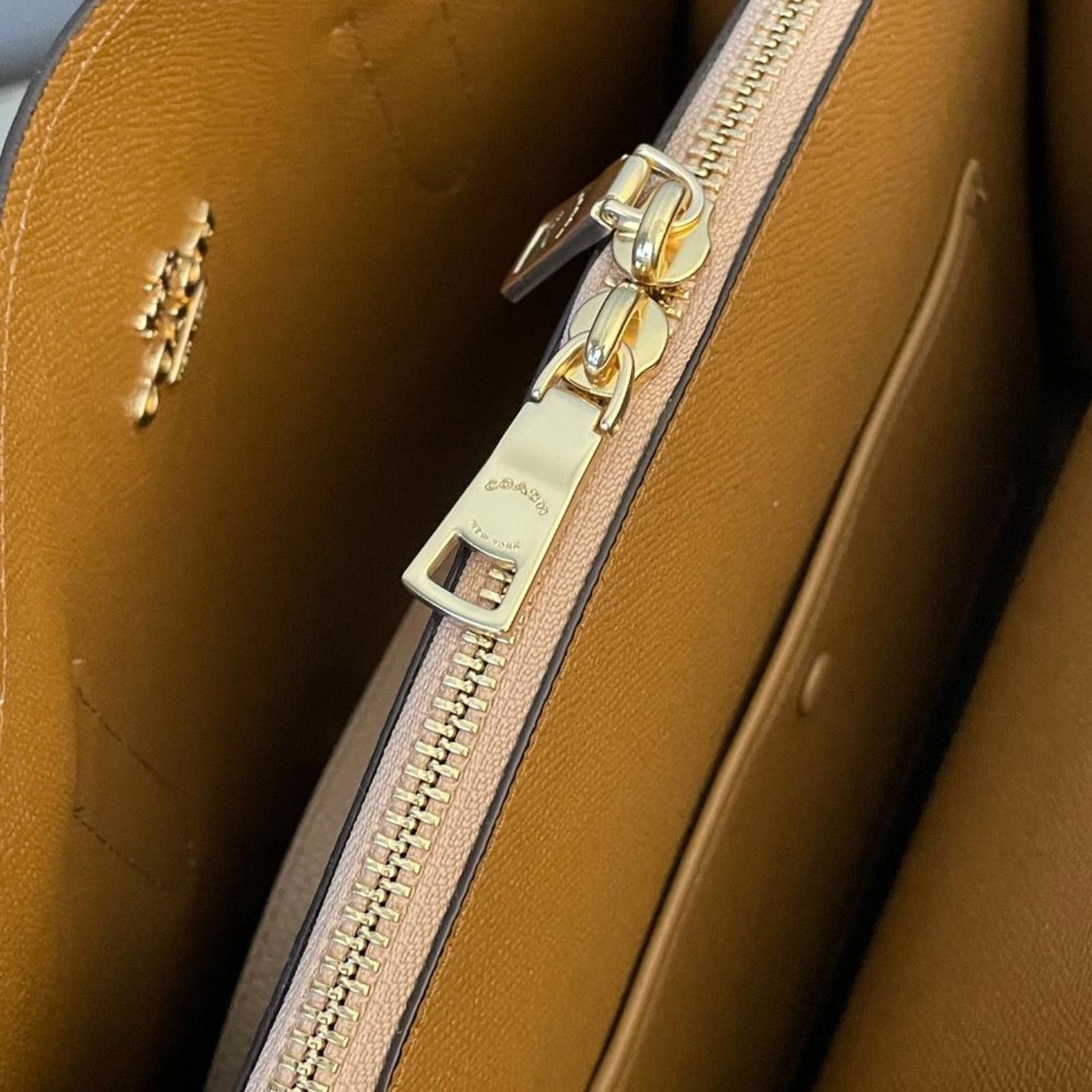 Coach NWT coach Channing Carryall In Colorblock 76089 Size ONE SIZE - 3 Thumbnail