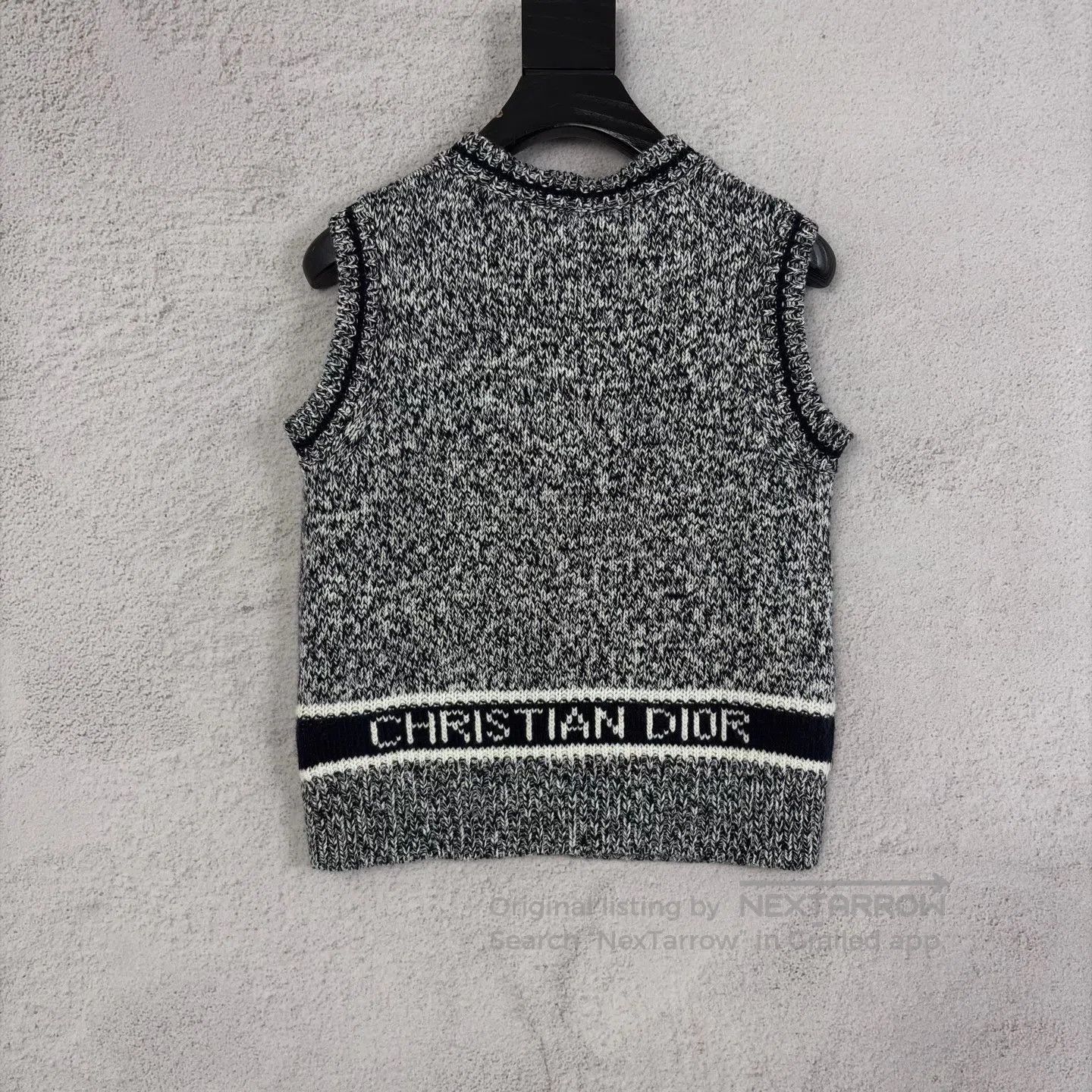 Dior Dior size36 The slogan is displayed on the background; it r Size S / US 4 / IT 40 - 2 Thumbnail