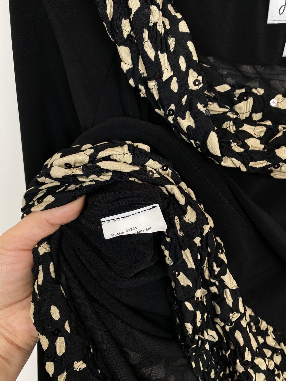 Joseph Ribkoff Joseph Ribkoff Designer Blouse Long Sleeve Top Clamp Neck Size L / US 10 / IT 46 - 5 Thumbnail