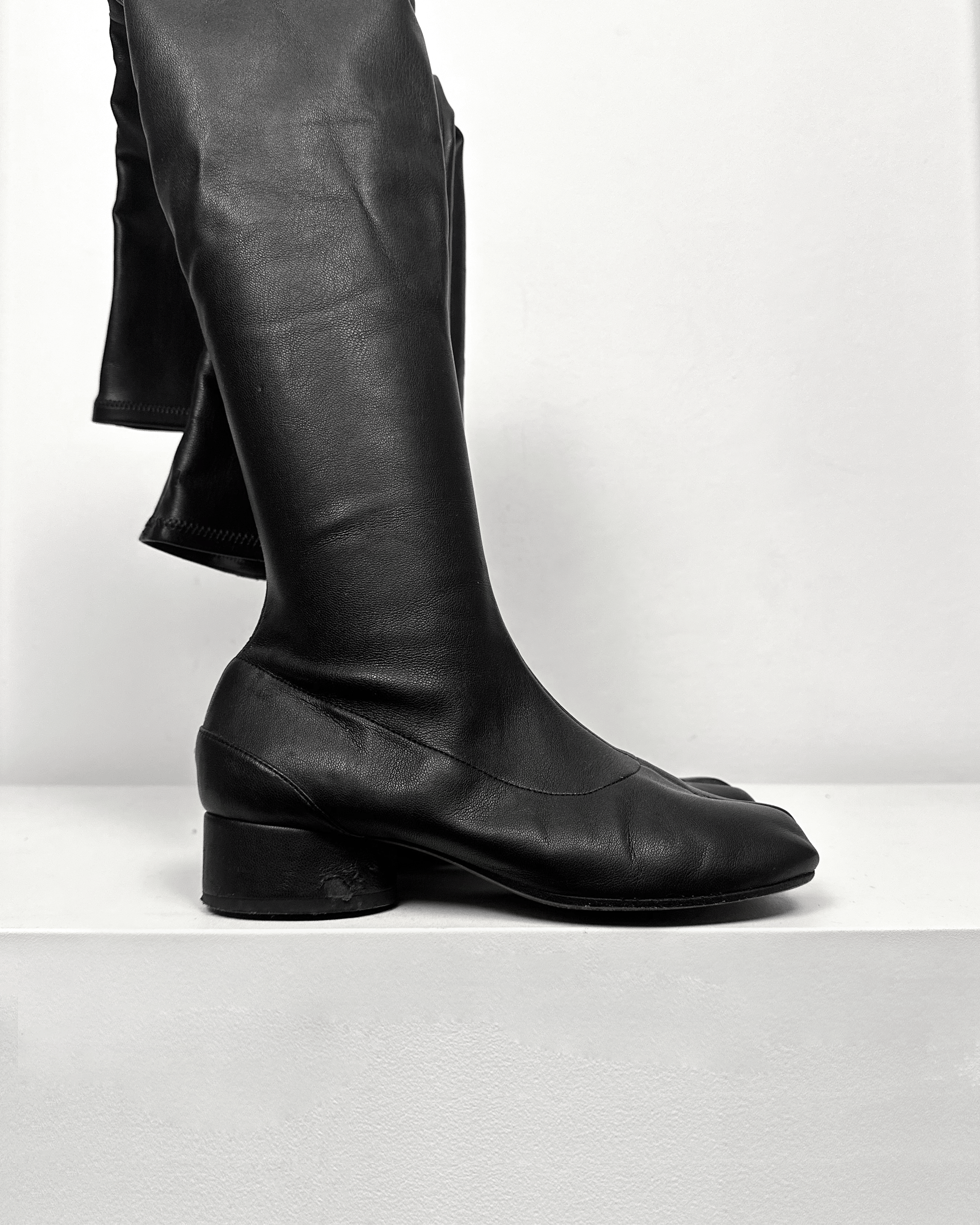 Maison Margiela Maison Margiela Knee High Tabi Boots Size US 7 / IT 37 - 3 Thumbnail