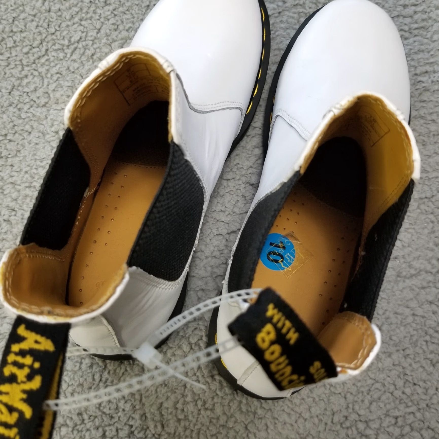 Dr. Martens VINTAGE Dr. Martens Chelsea Boot Women's Leather Platform Ankle Shoe White 10W Casual Fall Winter Size US 10 / IT 40 - 6 Thumbnail