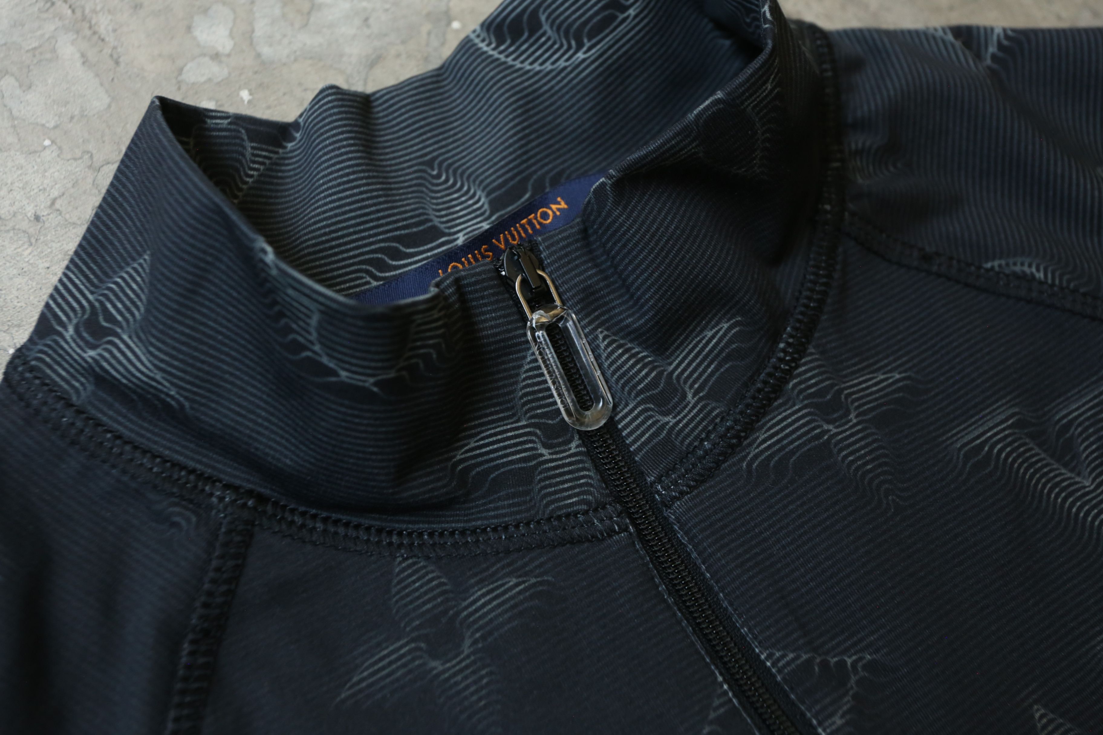 Louis Vuitton LV - VA - S/S 21 - 2054 Technical Half-Zip Longsleeves Size US L / EU 52-54 / 3 - 6 Thumbnail