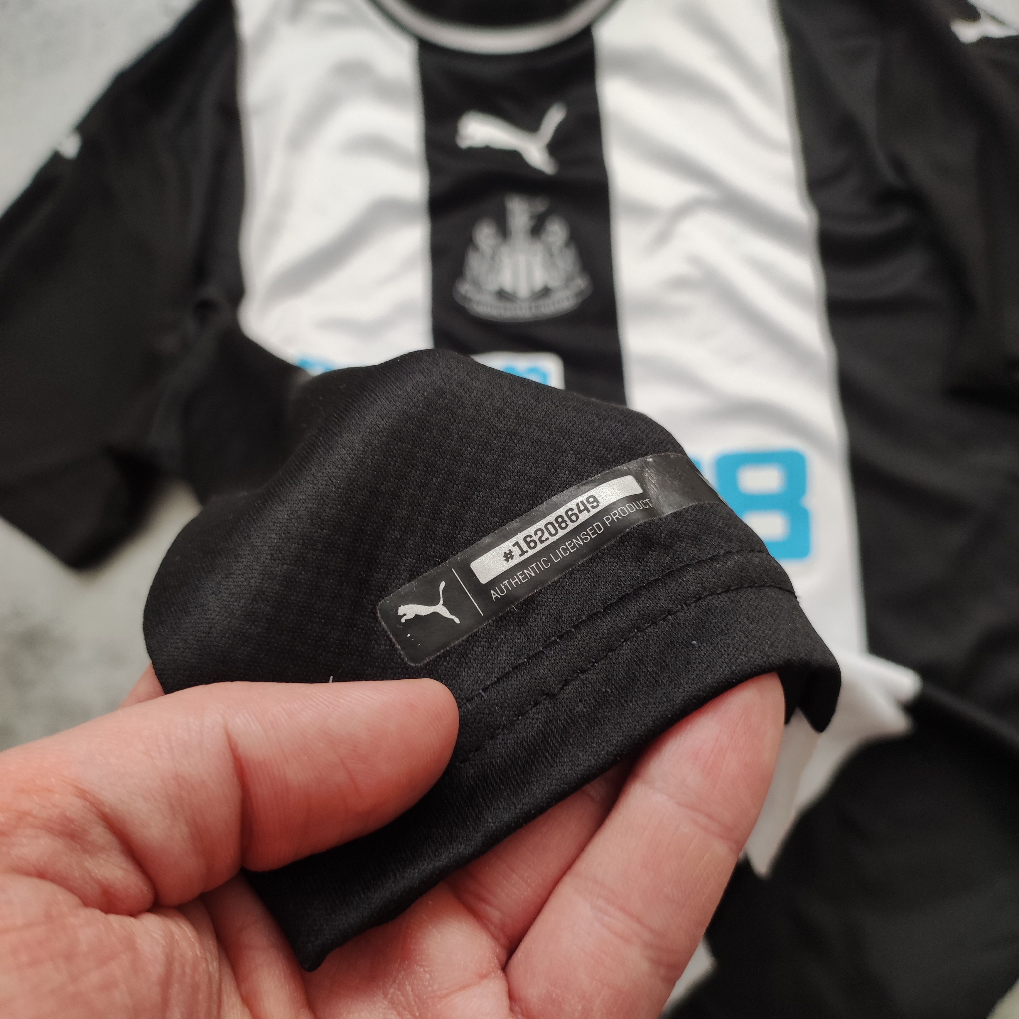 Vintage RARE Newcastle United Puma Football Home 2019 Jersey Size US L / EU 52-54 / 3 - 5 Thumbnail