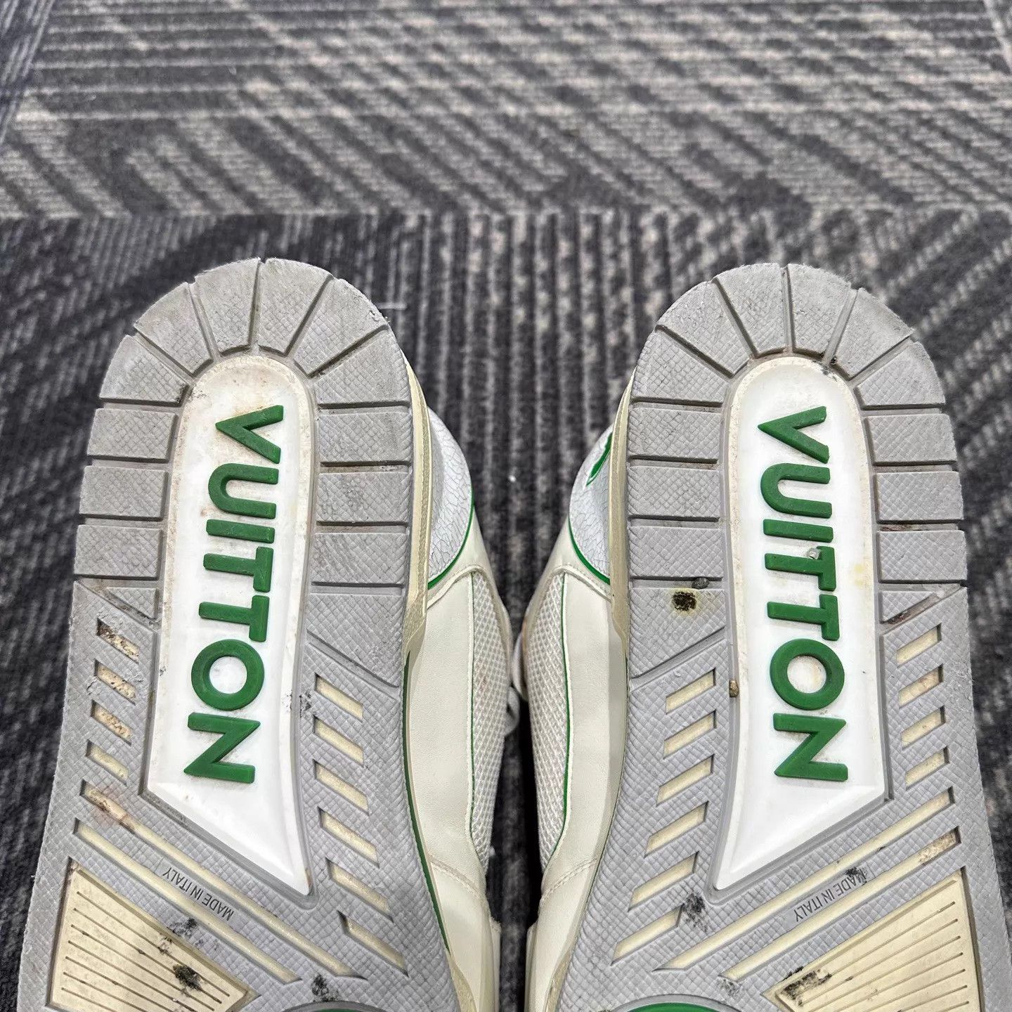 Louis Vuitton Louis Vuitton Trainer White Green 41 Size US 8 / EU 41 - 7 Thumbnail