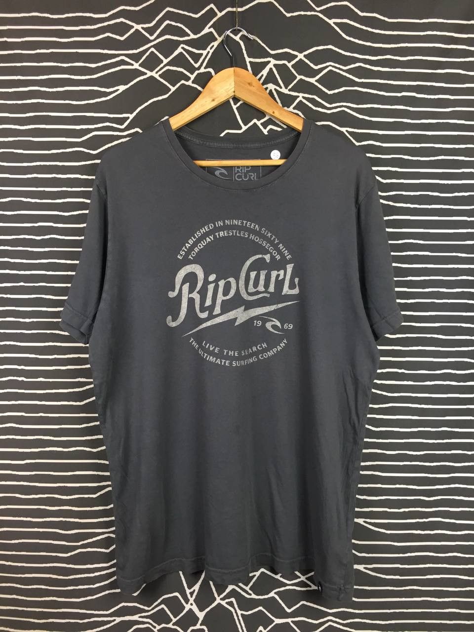 Rip Curl × Vintage Rip Curl The Ultimate Surfing Company Big Logo Tee Size US L / EU 52-54 / 3 - 2 Thumbnail