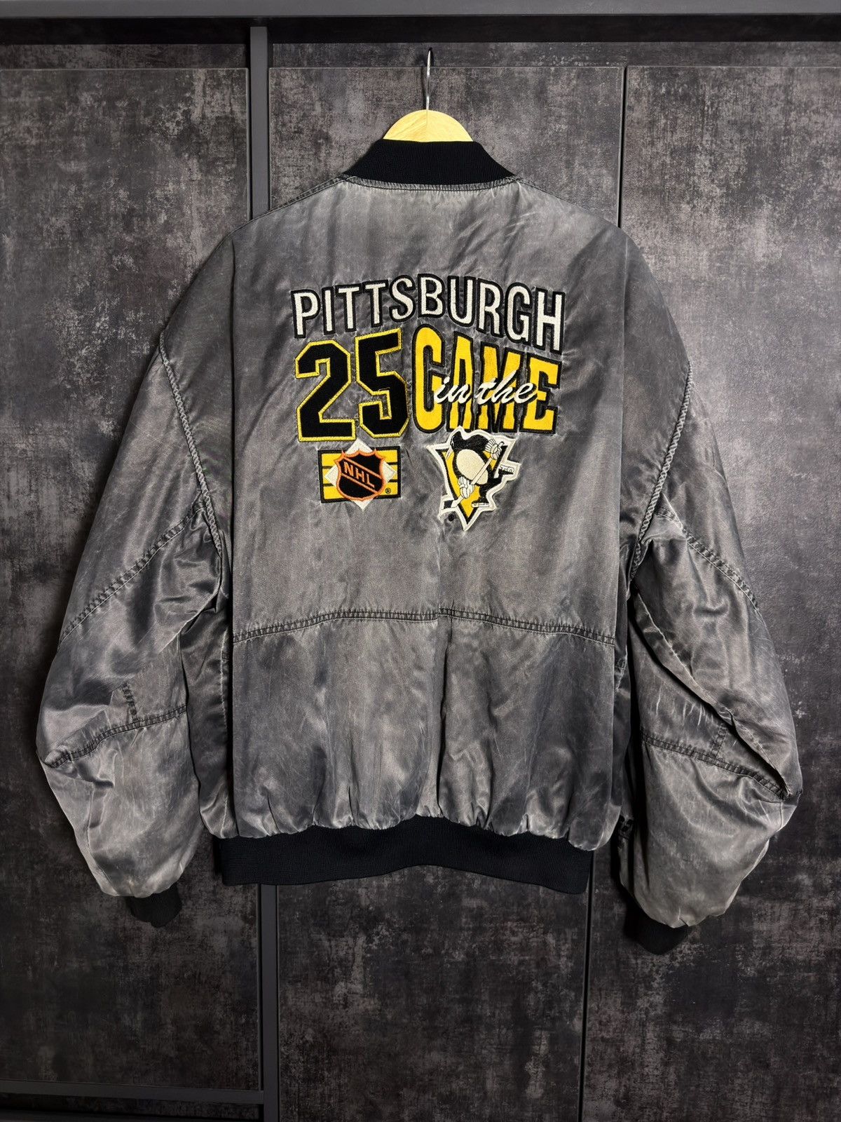 Other Vintage 90s NHL Pittsburgh Penguins Bomber Jacket Supreme Size US XL / EU 56 / 4 - 1 Thumbnail