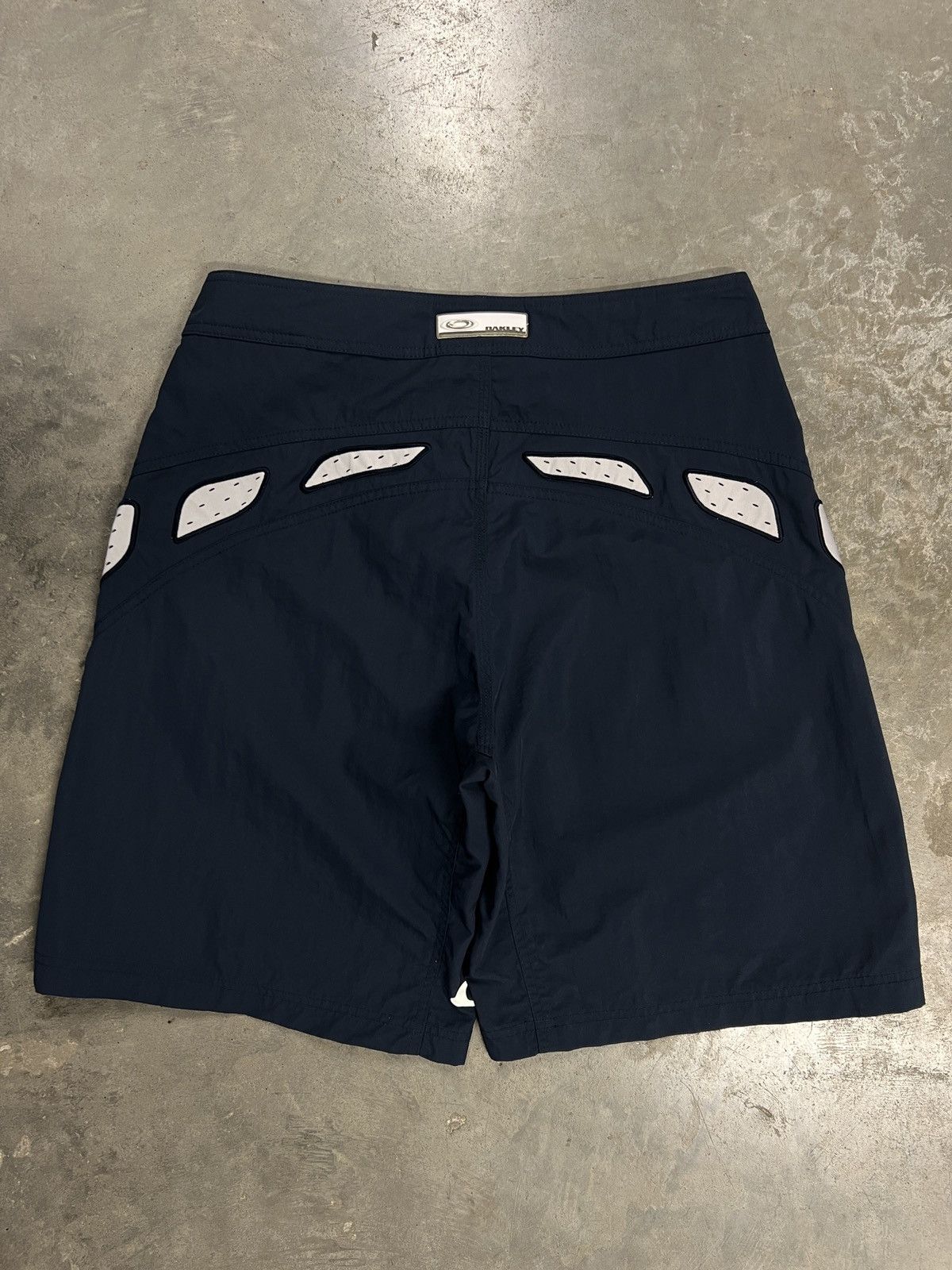Oakley 00s Vintage Oakley Board Shorts Size US 30 / EU 46 - 4 Thumbnail