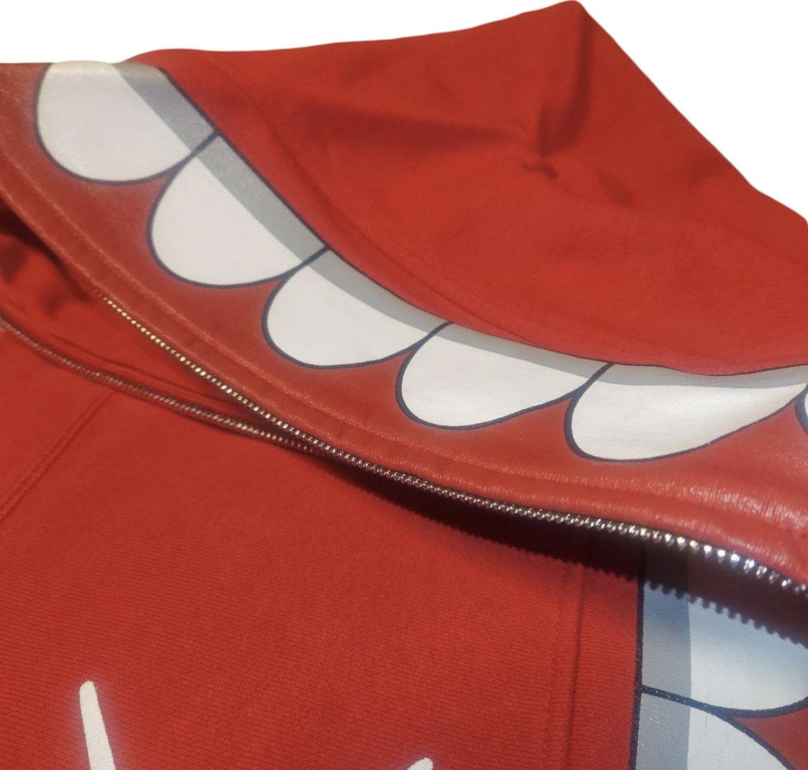 Bape × Kaws VERY RARE OG 2006 A BATHING APE X KAWS RED CHOMPER FULLZIP Size US L / EU 52-54 / 3 - 9 Thumbnail