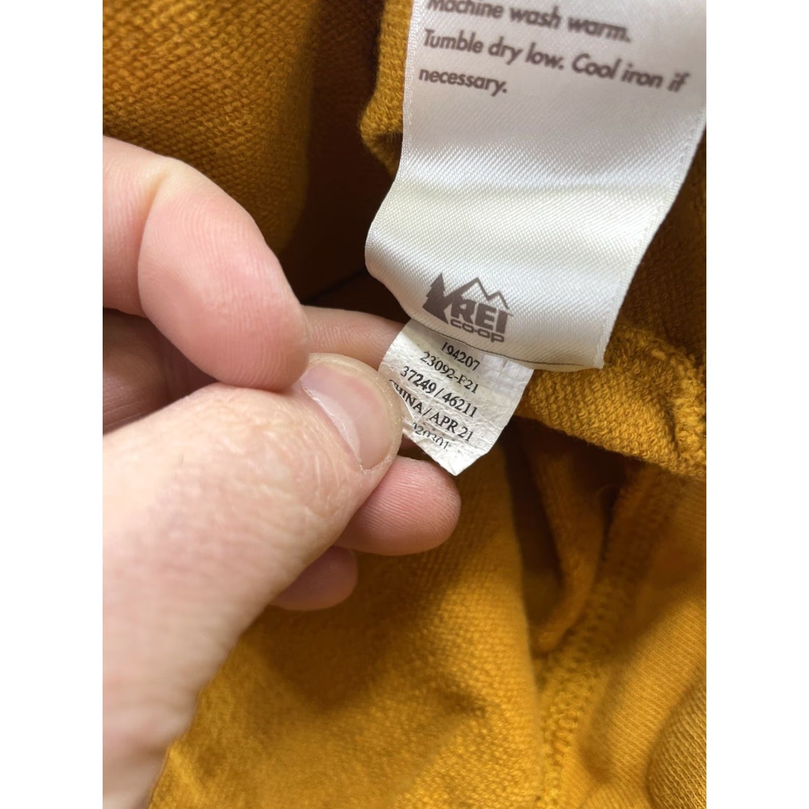 Vintage REI Sweatshirt Mens M Yellow 1/4 Zip Mock Neck Pullover Cotton Regular Fit Outdoors Size US M / EU 48-50 / 2 - 4 Thumbnail