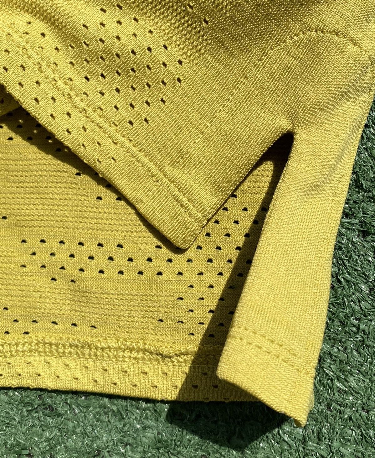 Lululemon Lululemon Train Camo Yellow Pear Green Cropped Tank Top Size S / US 4 / IT 40 - 3 Thumbnail