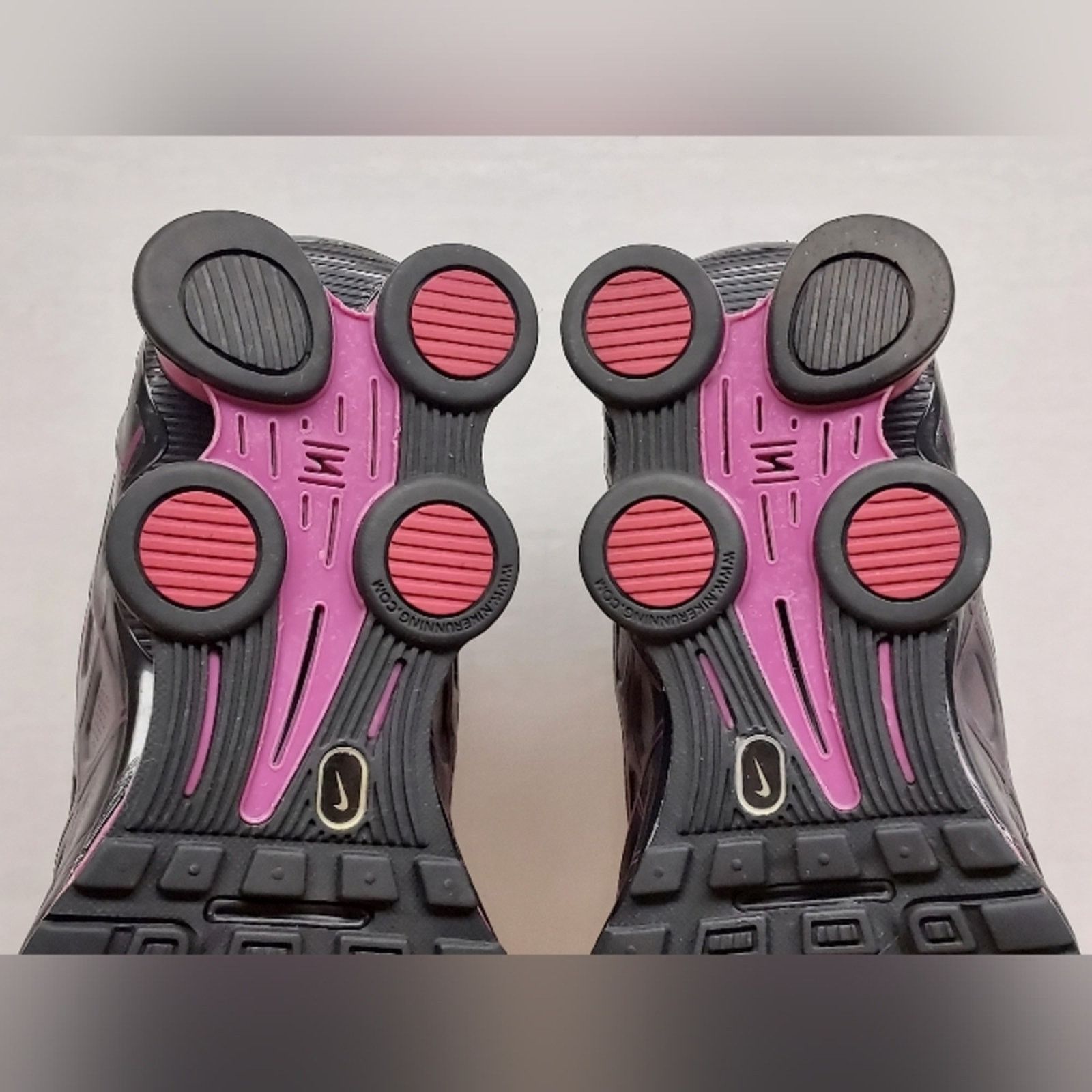 Nike Nike Womens Black Shox Turbo XII Athletic Shoes Size 9.5 Size US 9.5 / IT 39.5 - 11 Thumbnail