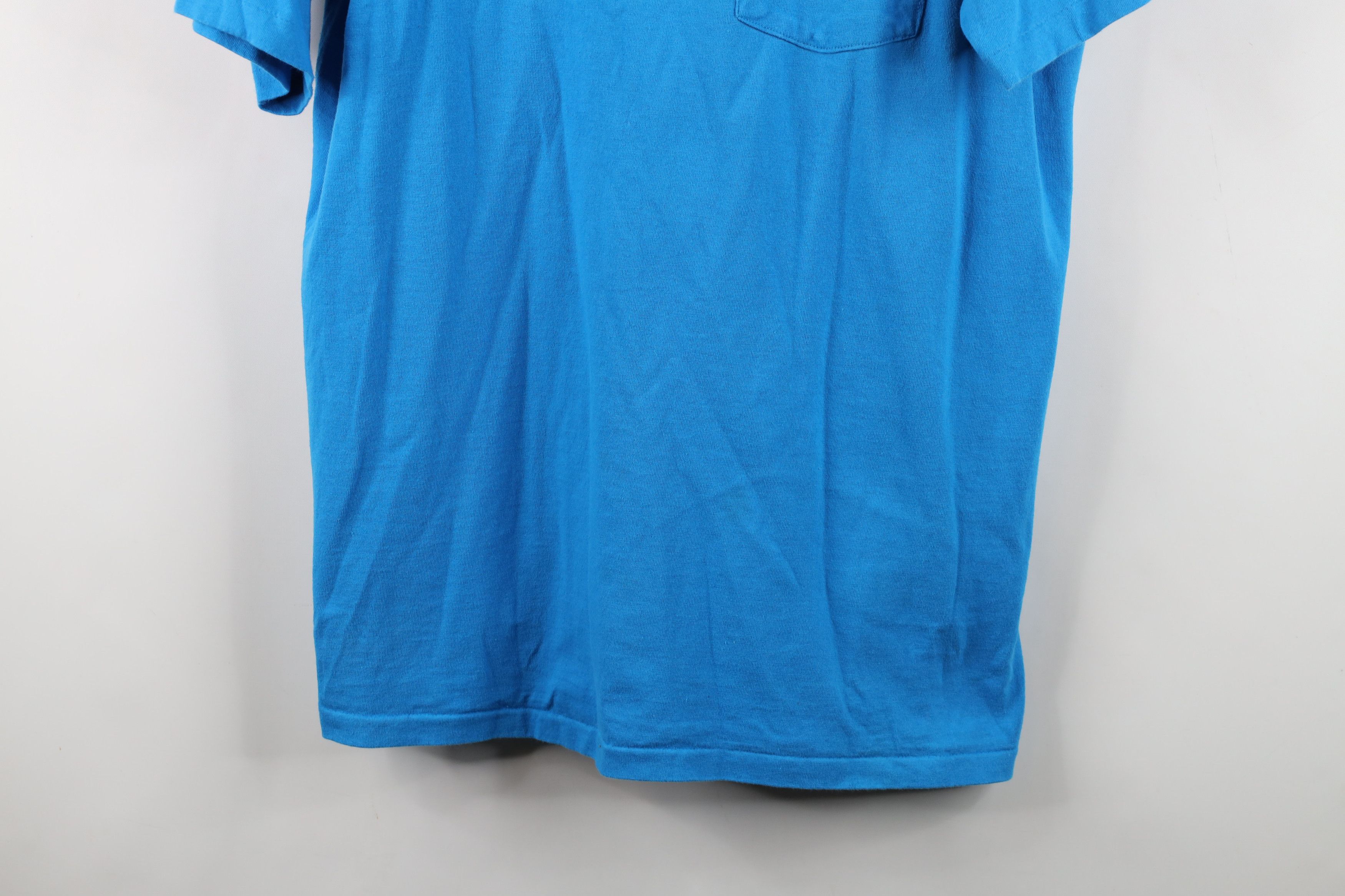 Vintage Vintage 90s Bacardi Rum Breezer Spell Out Pocket T-Shirt USA Size US XL / EU 56 / 4 - 3 Thumbnail