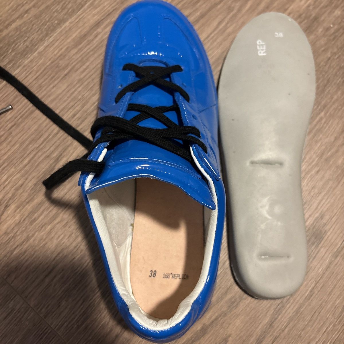 Maison Margiela Maison Margiela Unisex Replica Gats Leather/Latex Size US 9 / IT 39 - 5 Thumbnail