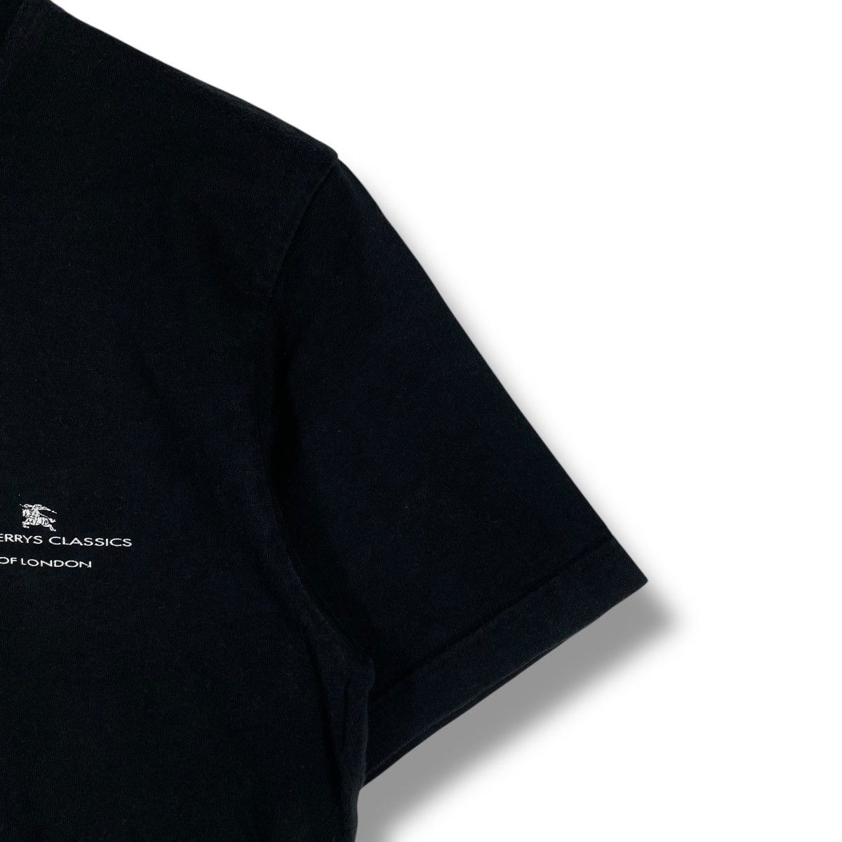 Burberry BURBERRYS CLASSICS Of London Small Logo Graphic Tee Shirt Size US S / EU 44-46 / 1 - 4 Thumbnail