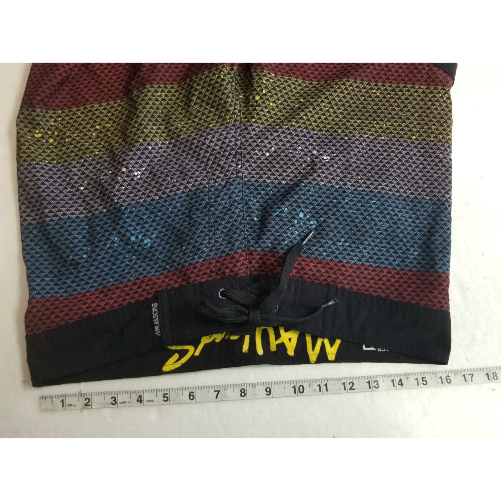 Swims Maui and Sons Board Shorts Men 32 Multicolor Shark 4 Way Stretch Swim Bottom Lifeguard Recreational Surfing Size US 32 / EU 48 - 3 Thumbnail