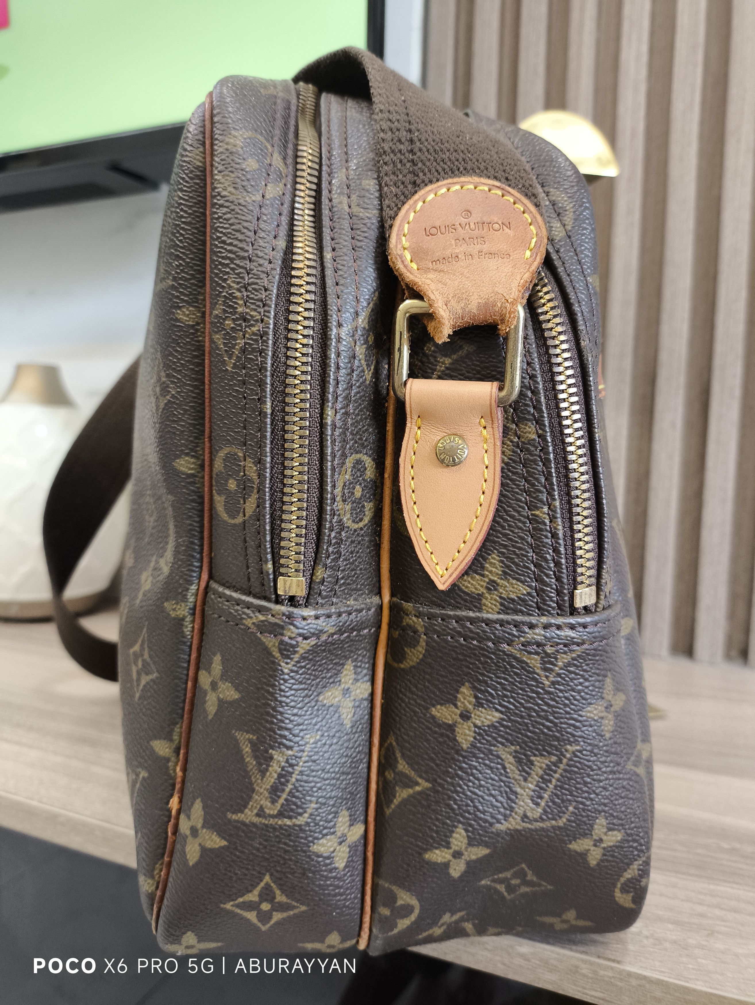 Louis Vuitton Louis Vuitton Monogram GM Reporter Messenger Bag Size ONE SIZE - 4 Thumbnail