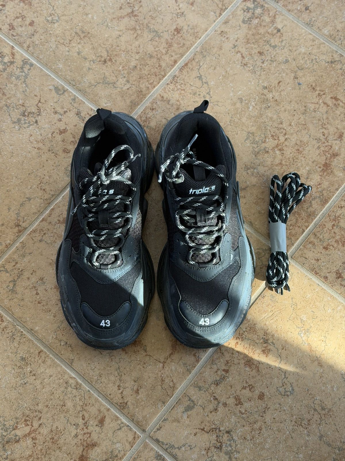 Balenciaga Balenciaga Triple S Size US 10 / EU 43 - 2 Thumbnail