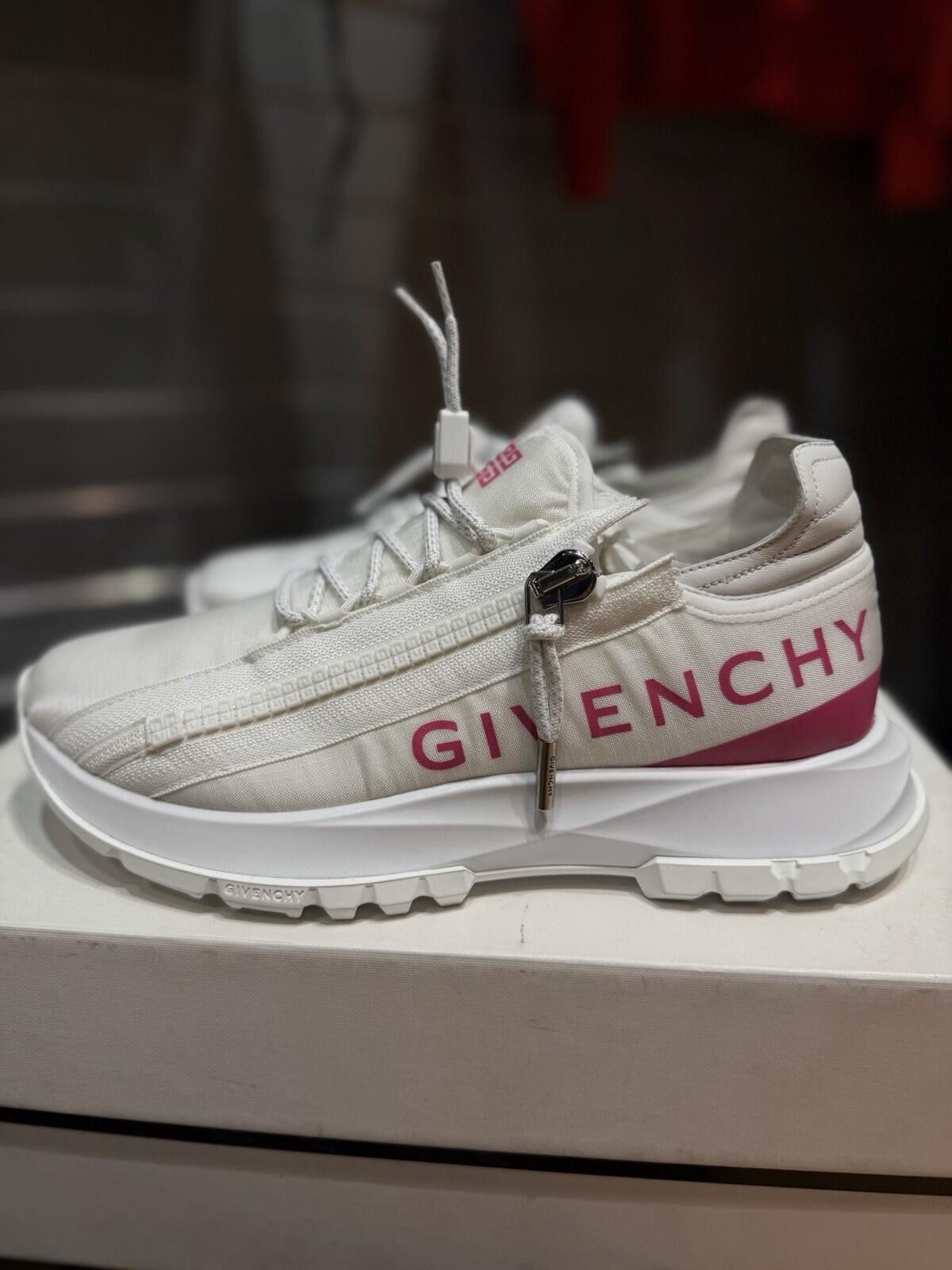 Givenchy Givenchy Spectre Logo Zip Runner Sneakers Size 39 (9US) W Size US 9 / IT 39 - 2 Thumbnail