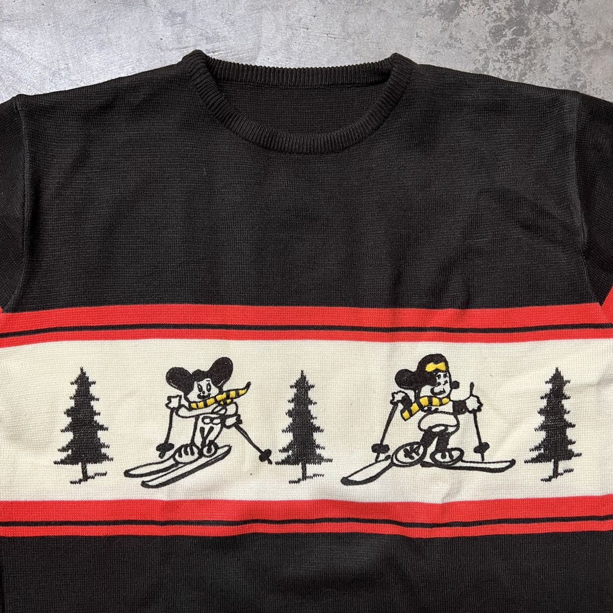 Disney × Mickey Mouse × Vintage Vintage 70’s Disneyland Mickey Mouse Ugly Christmas Sweater Size US L / EU 52-54 / 3 - 1 Thumbnail