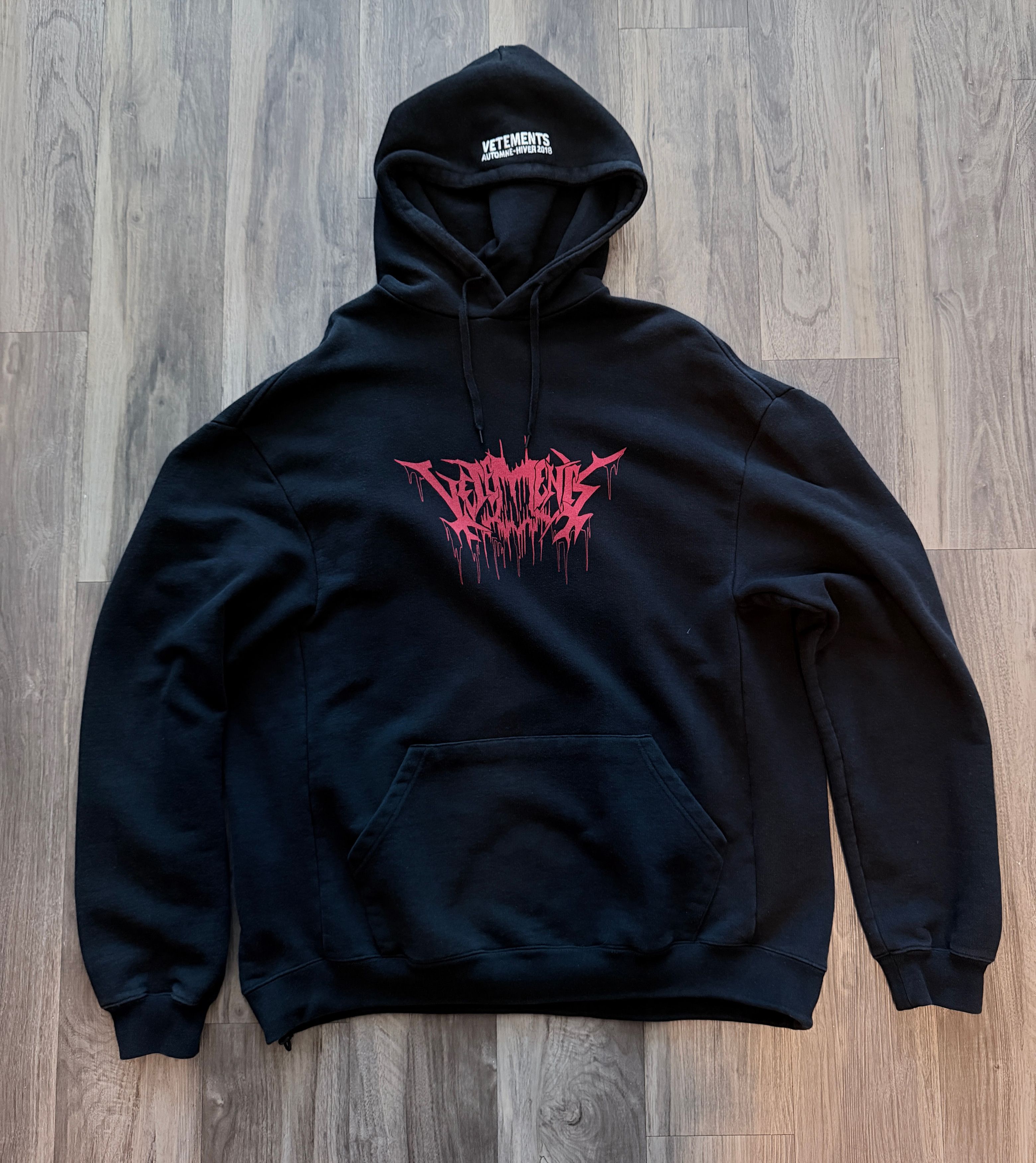 Vetements Vetements 2018 Metal Logo Tour Hoodie Black Size US L / EU 52-54 / 3 - 1 Thumbnail